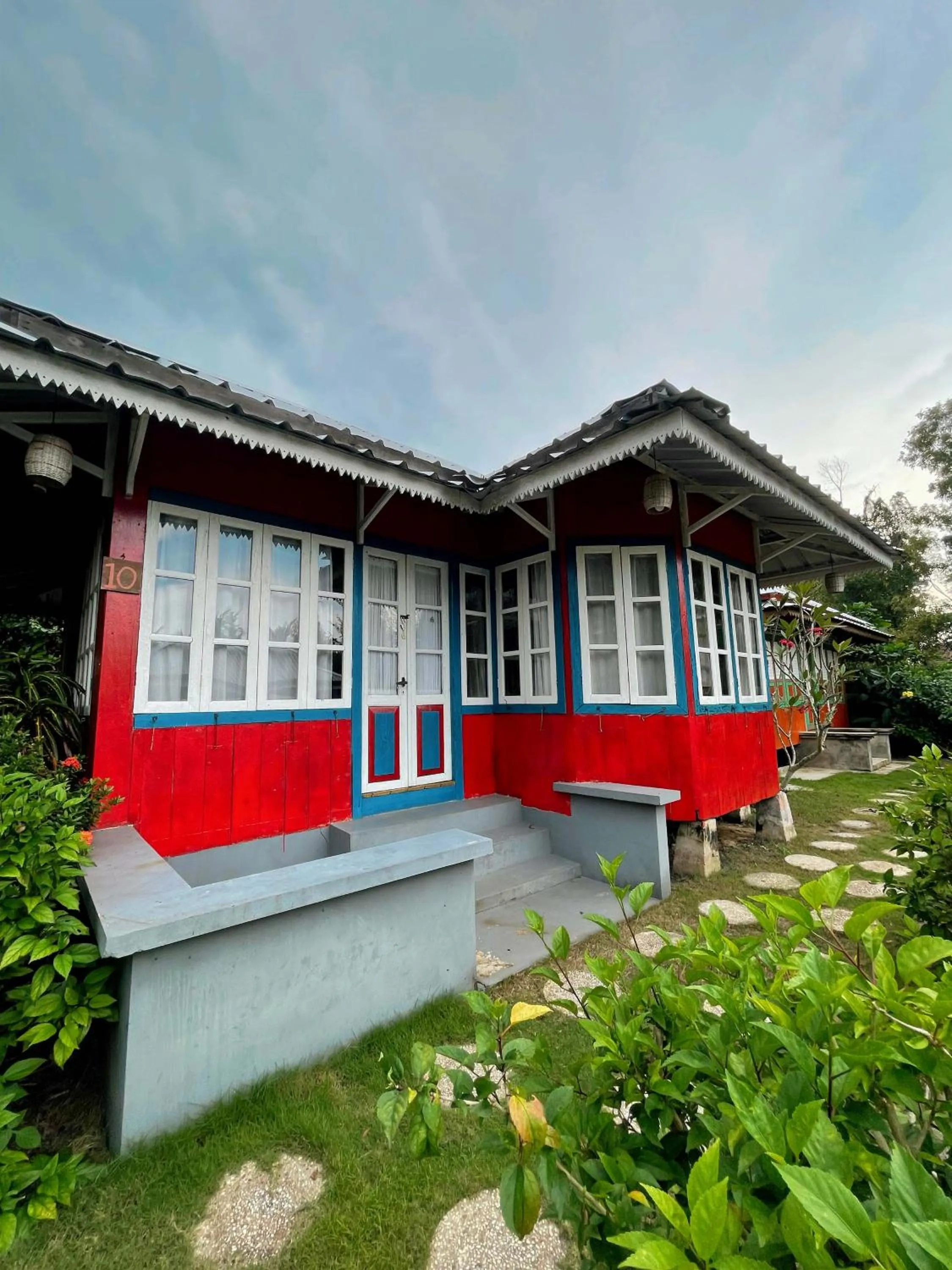 Rock and Wreck Dive Resort