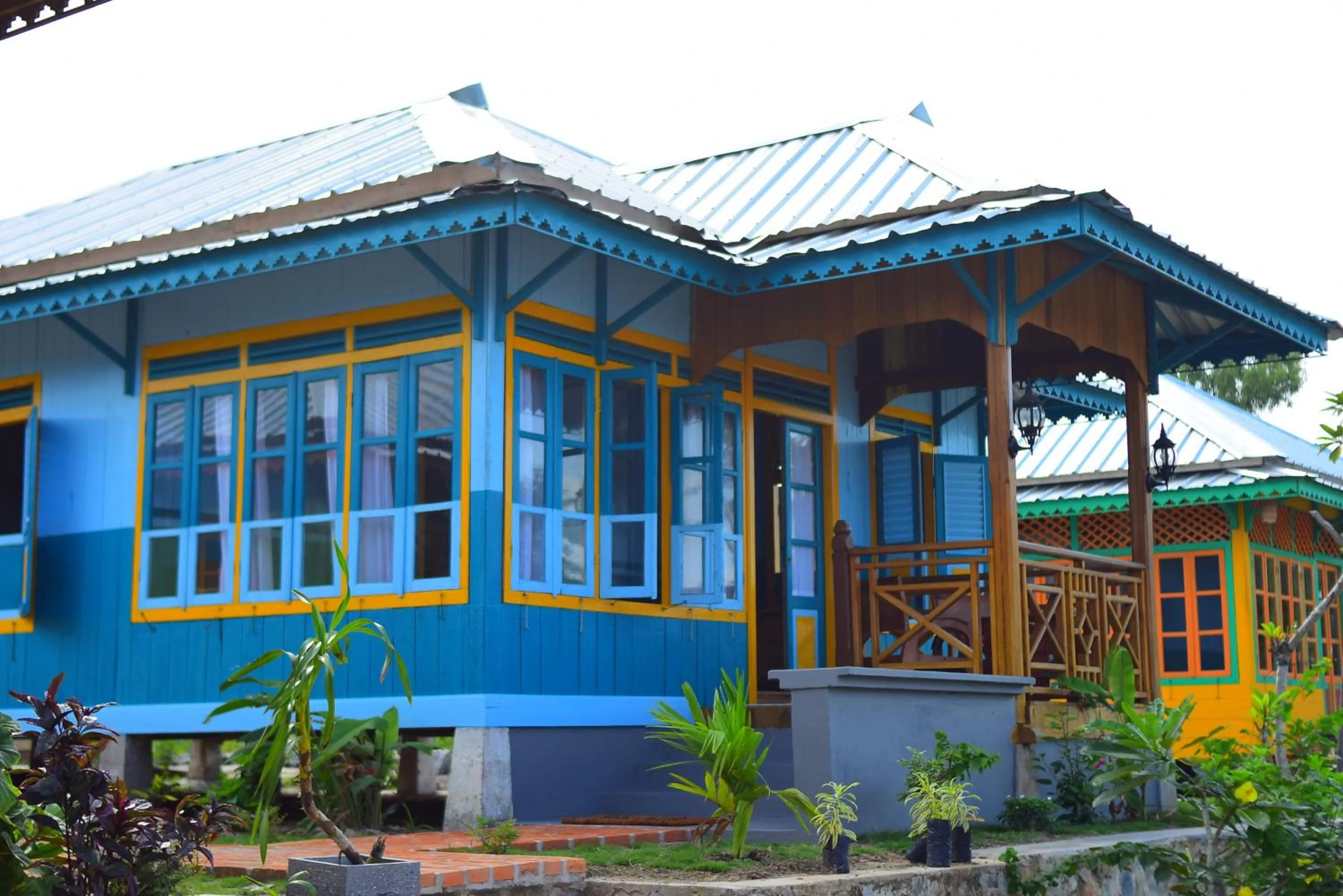 Property building in Rock and Wreck Dive Resort