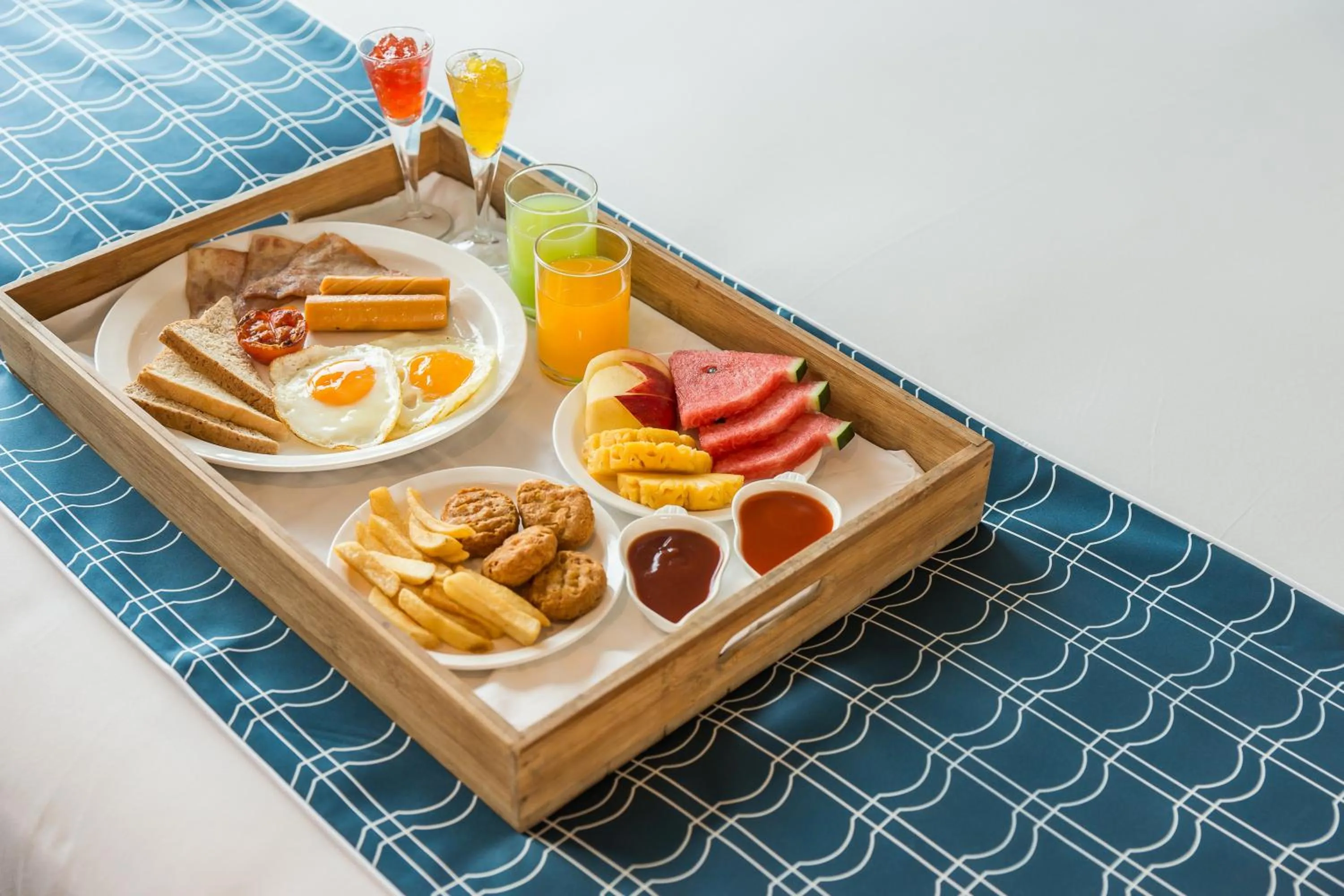 Food and drinks in Hotel Amber Sukhumvit 85