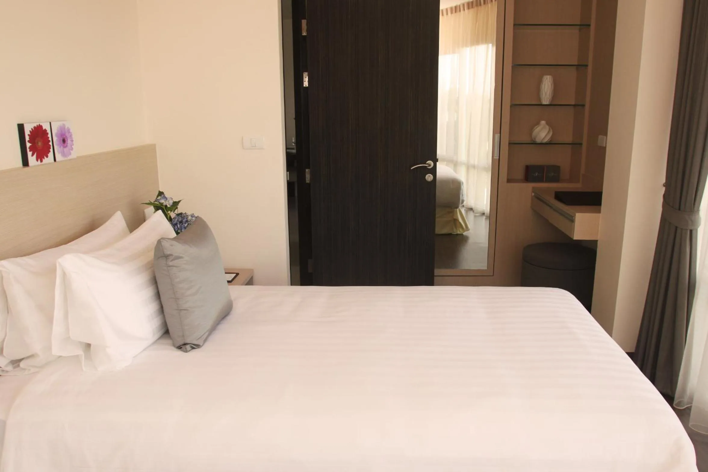 Bed in Park Village Rama II