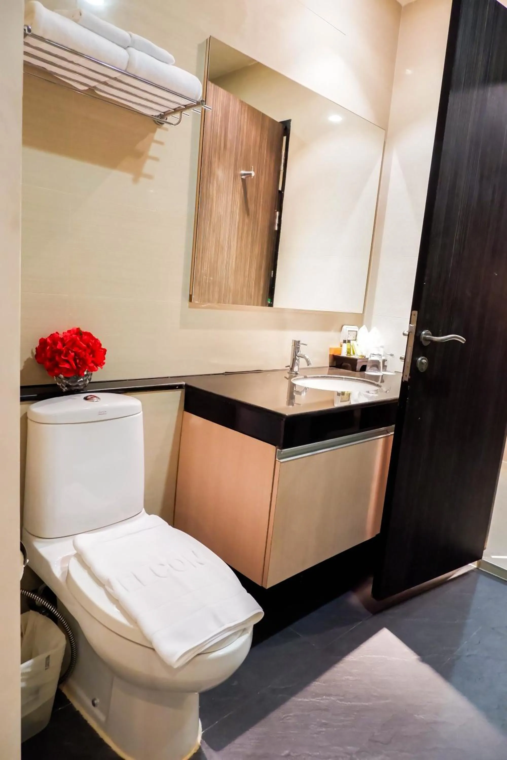 Bathroom in Park Village Rama II