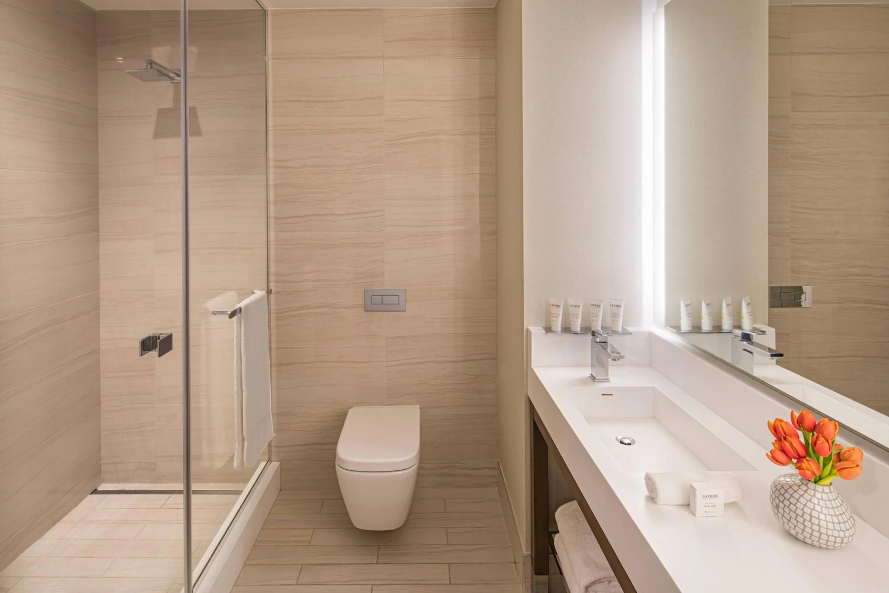 Photo of the whole room in Courtyard New York Manhattan/Midtown West