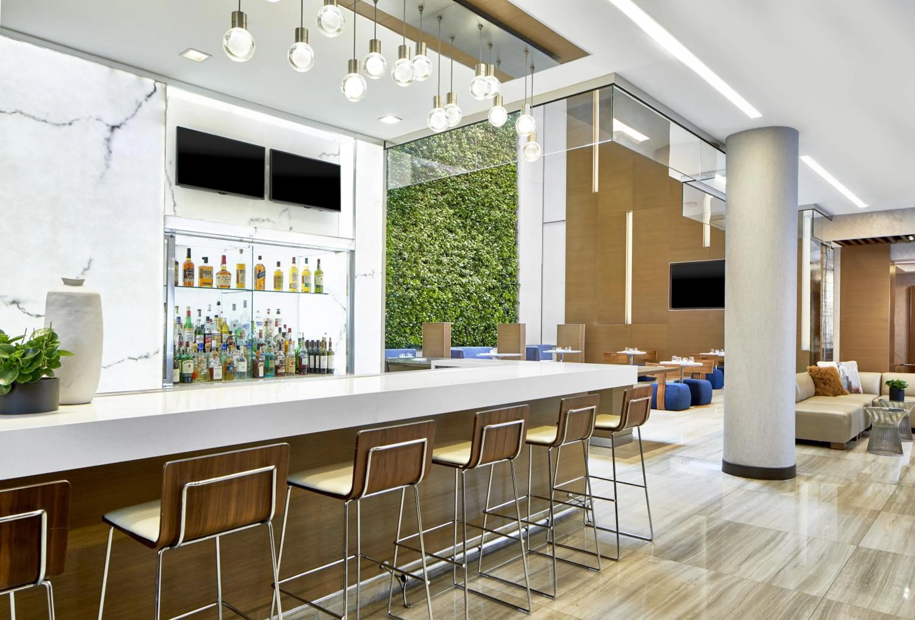 Restaurant/places to eat in Courtyard New York Manhattan/Midtown West