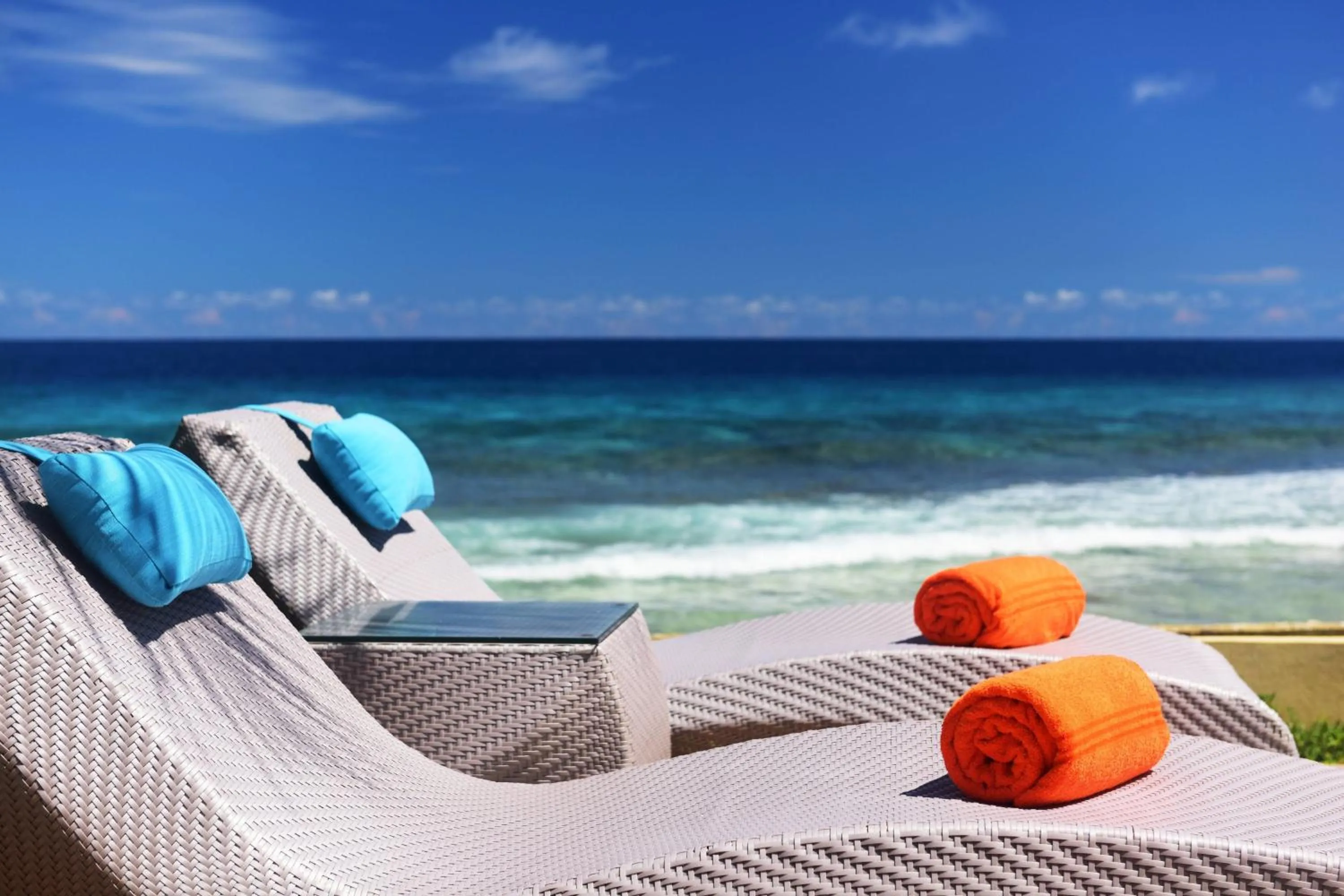 Swimming pool in Sheraton Maldives Full Moon Resort & Spa