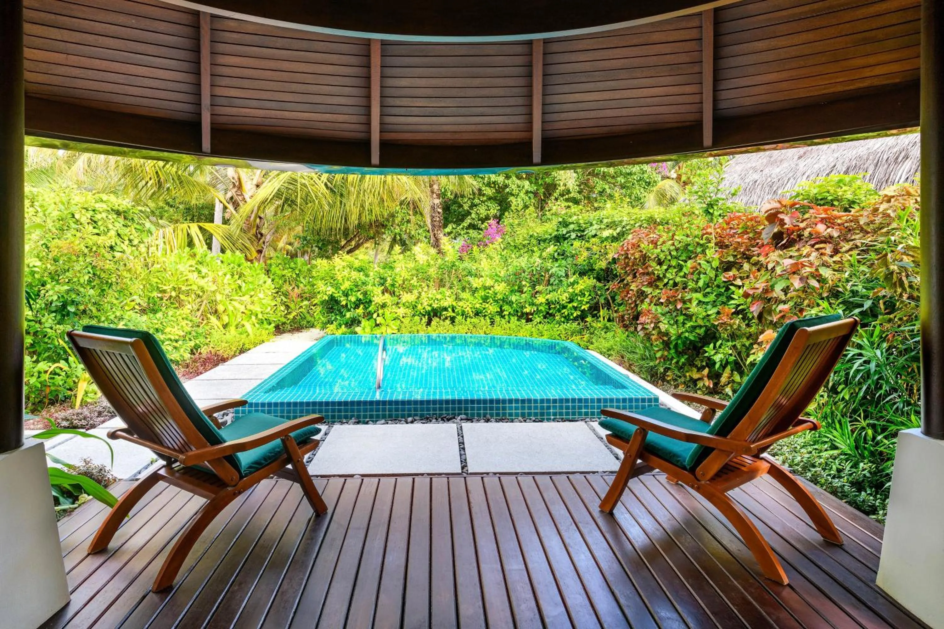 Swimming pool in Sheraton Maldives Full Moon Resort & Spa