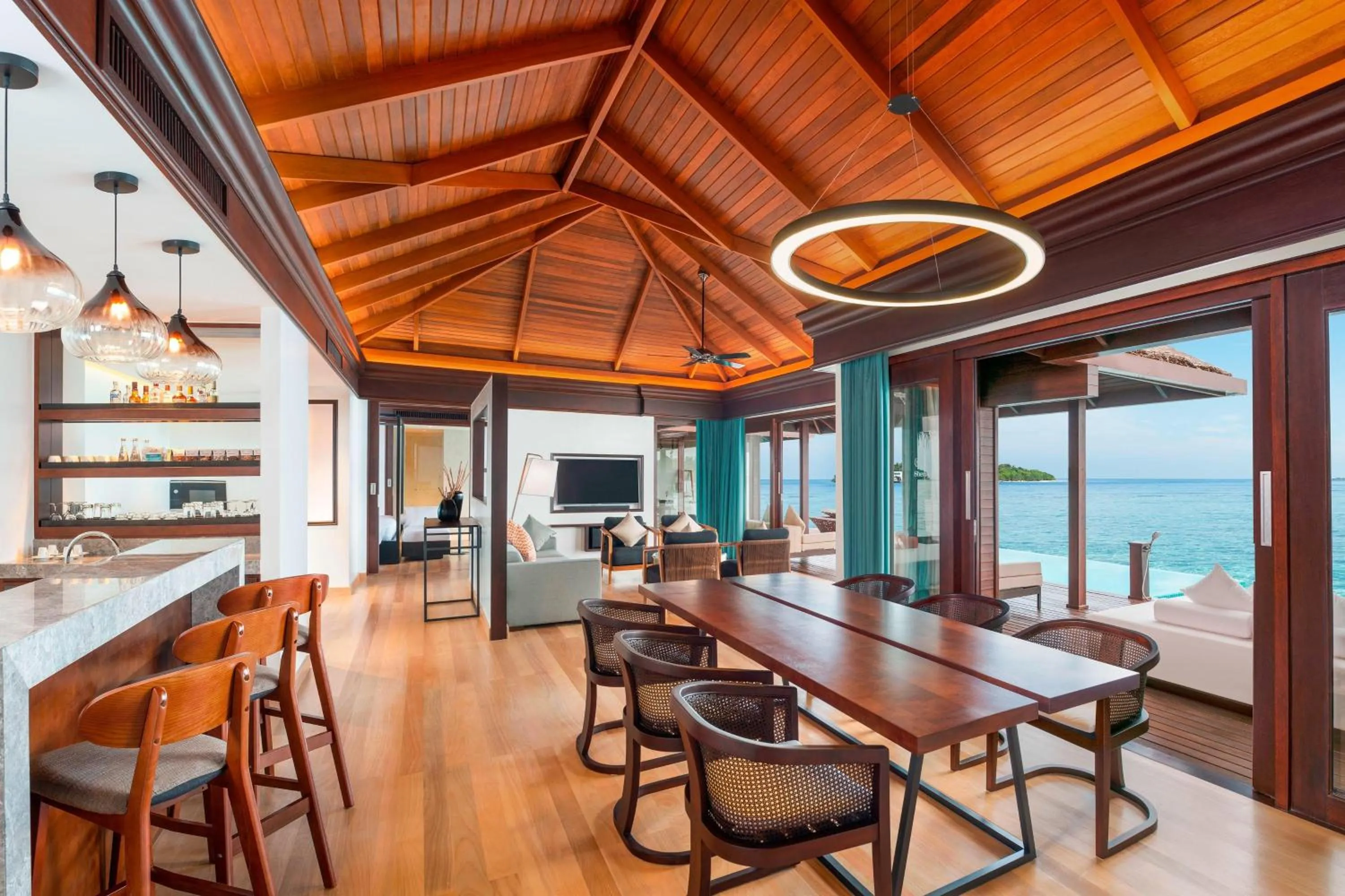 Swimming pool in Sheraton Maldives Full Moon Resort & Spa