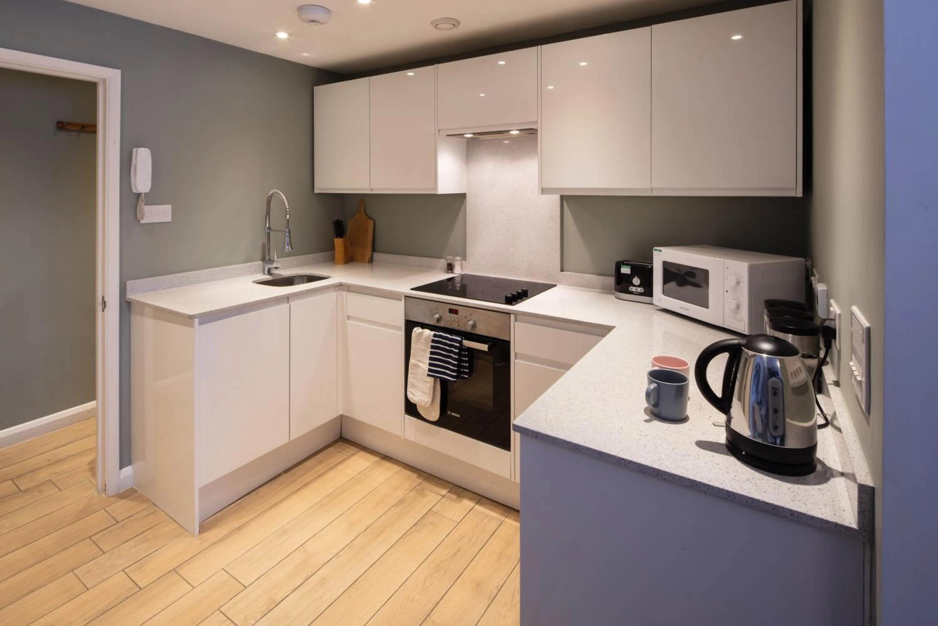 Kitchen or kitchenette in Alison Court - Urban Apartments