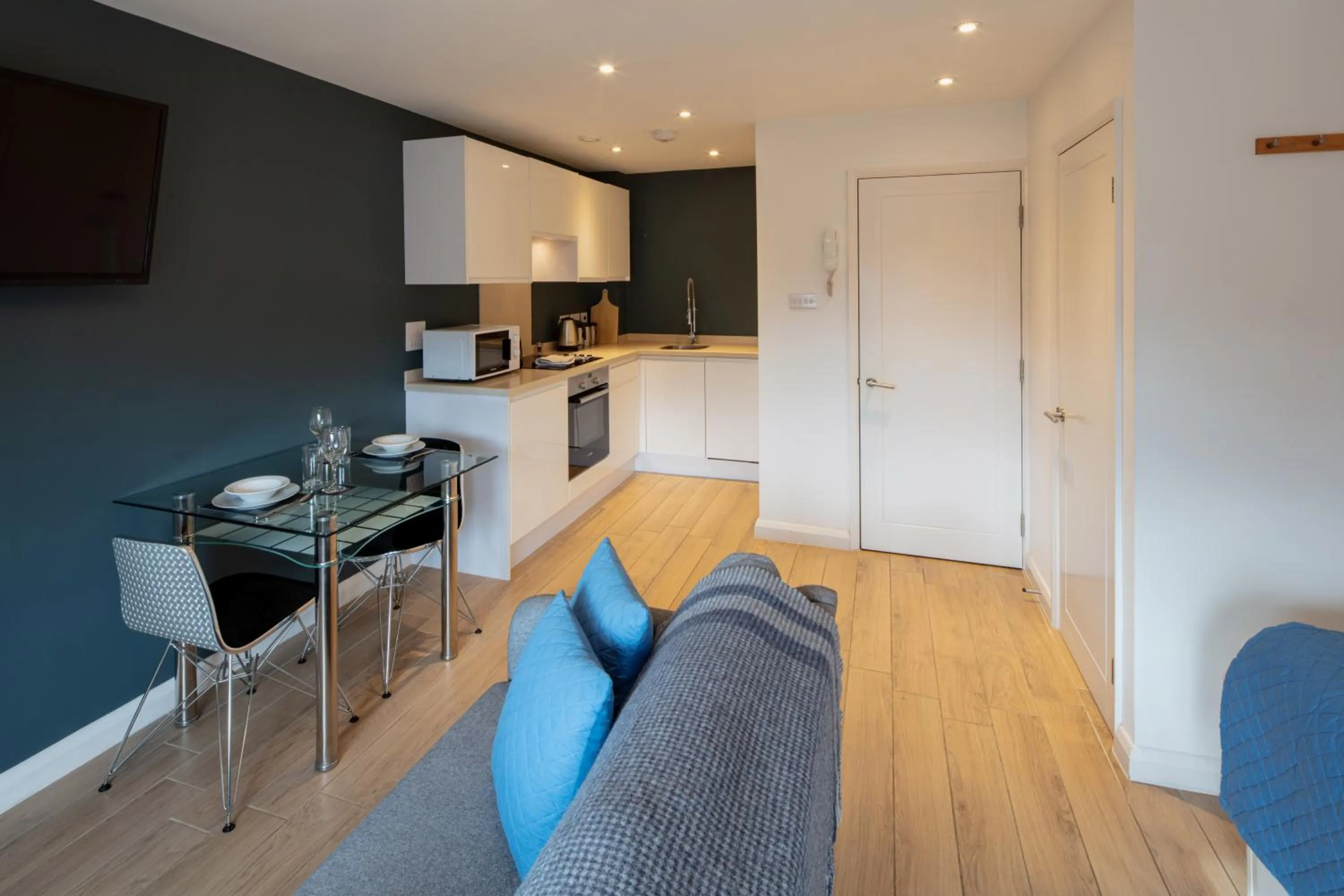 Kitchen or kitchenette in Alison Court - Urban Apartments