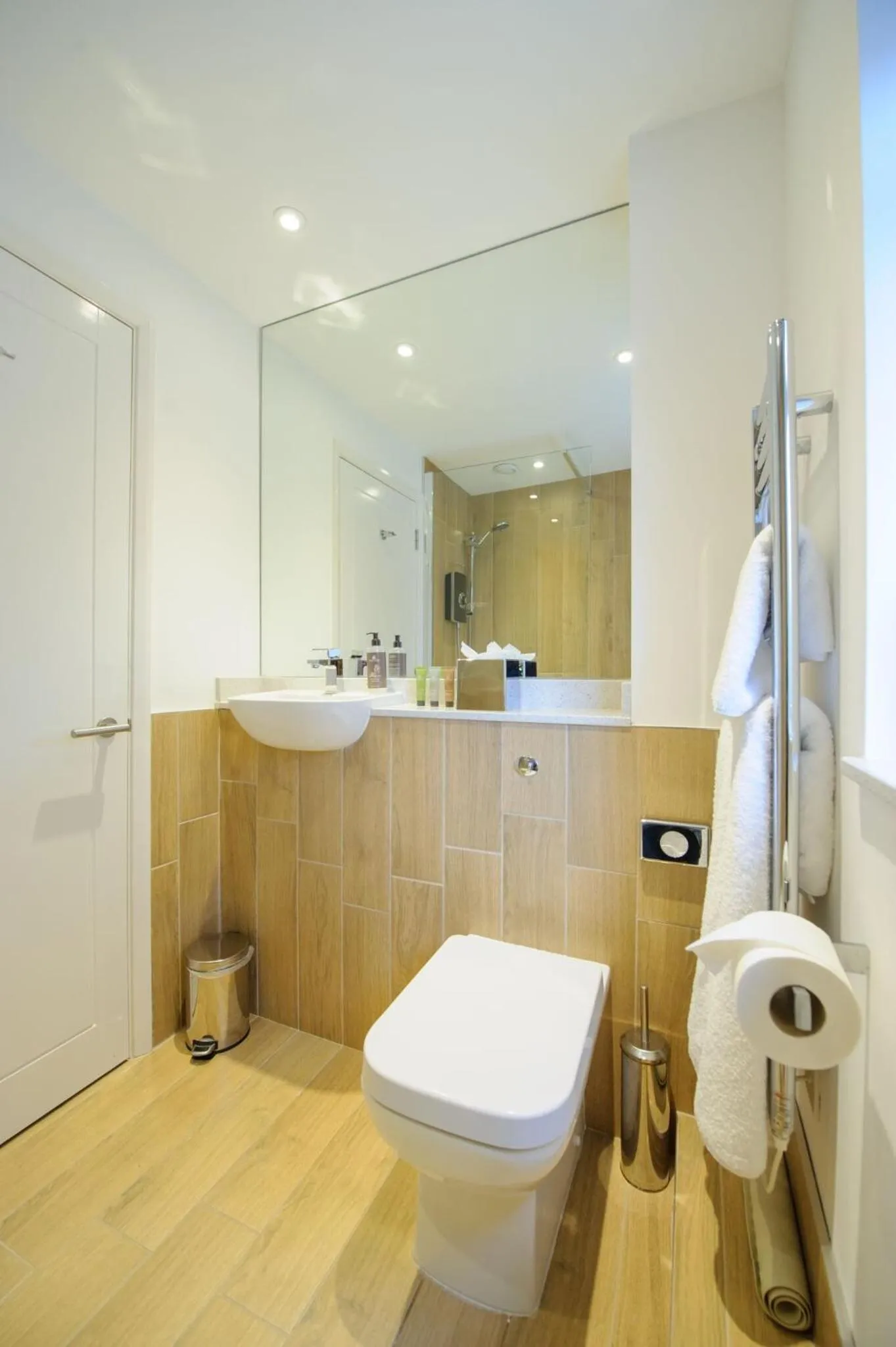 Bathroom in Alison Court - Urban Apartments