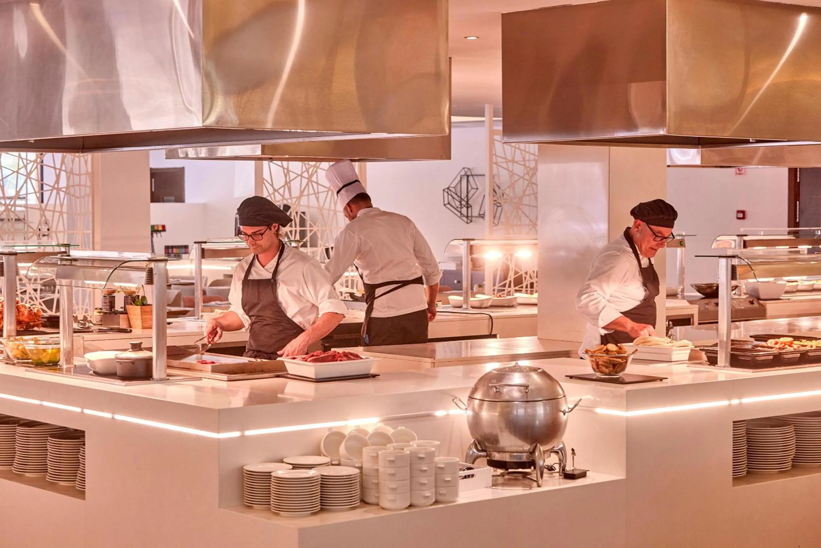 Restaurant/places to eat in Zafiro Rey Don Jaime