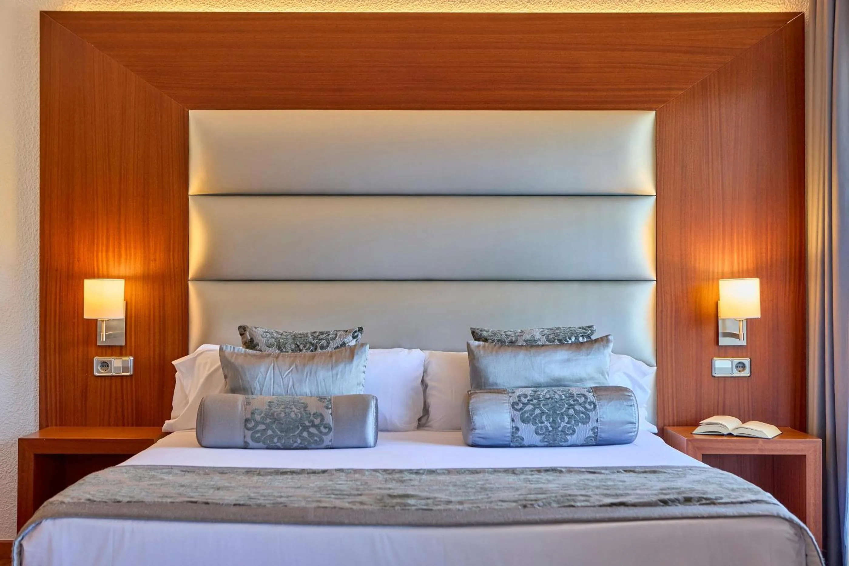 Photo of the whole room, Bed in Zafiro Rey Don Jaime