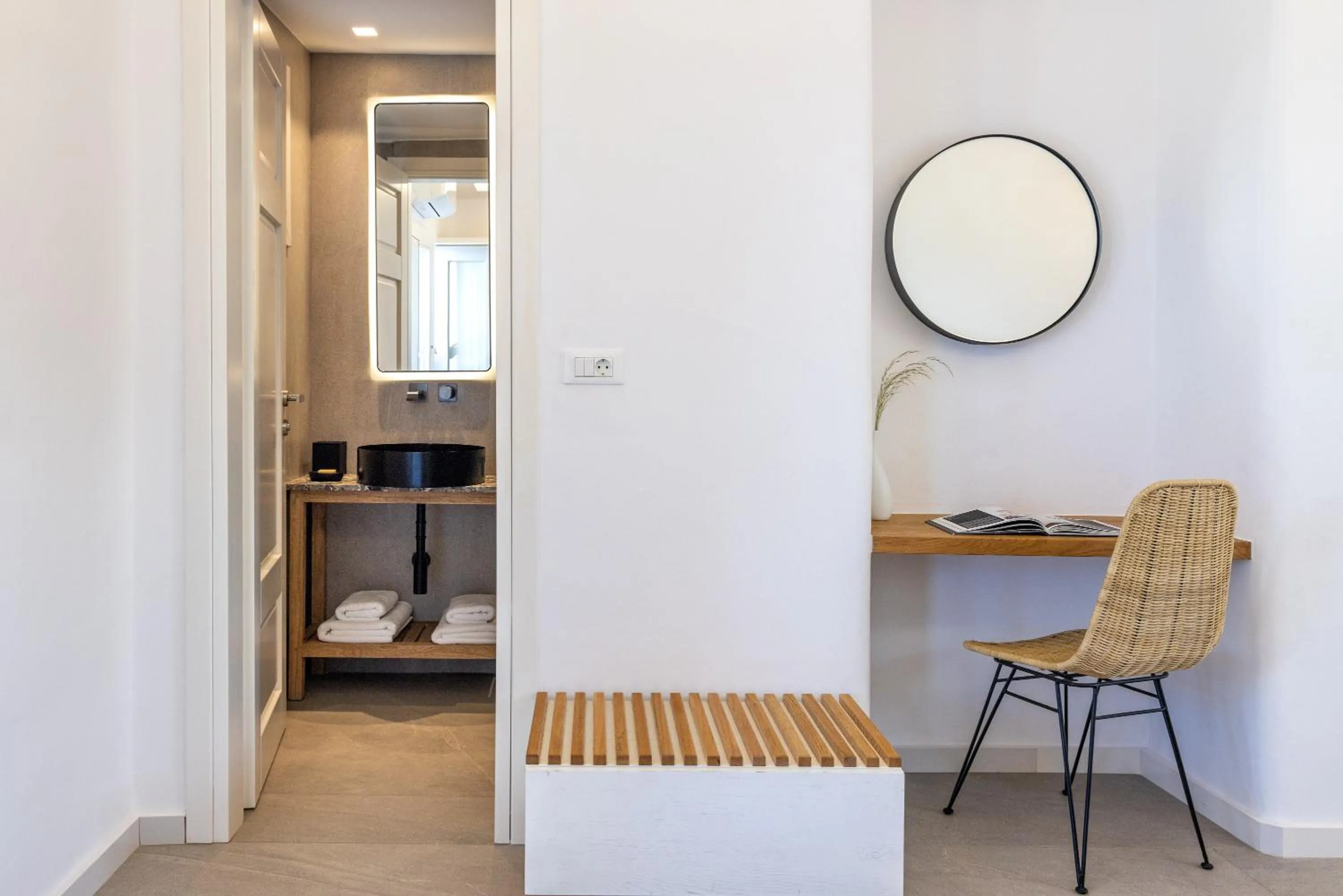 Bathroom, Bed in Elia Mykonos Resort