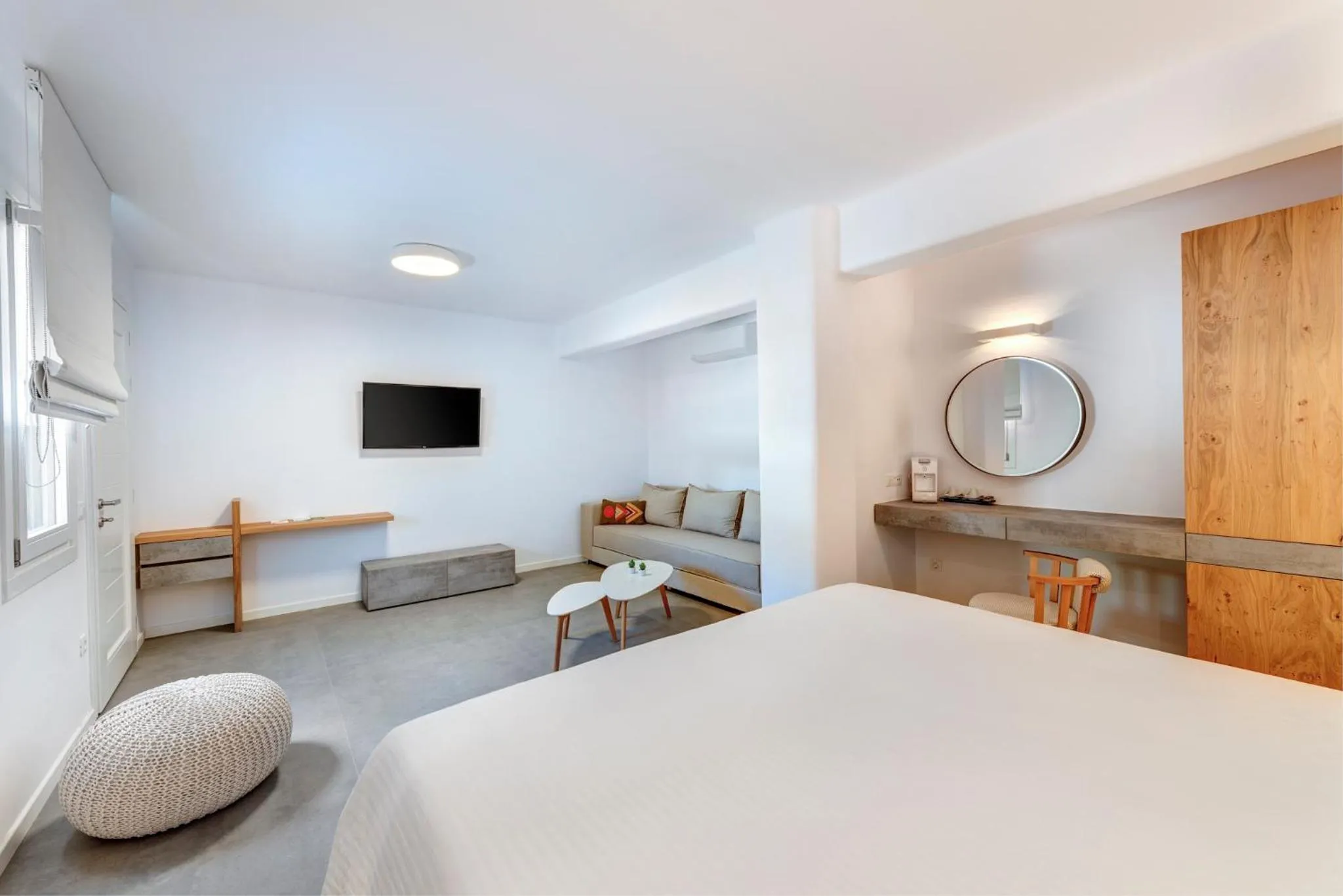 TV and multimedia, Bed in Elia Mykonos Resort