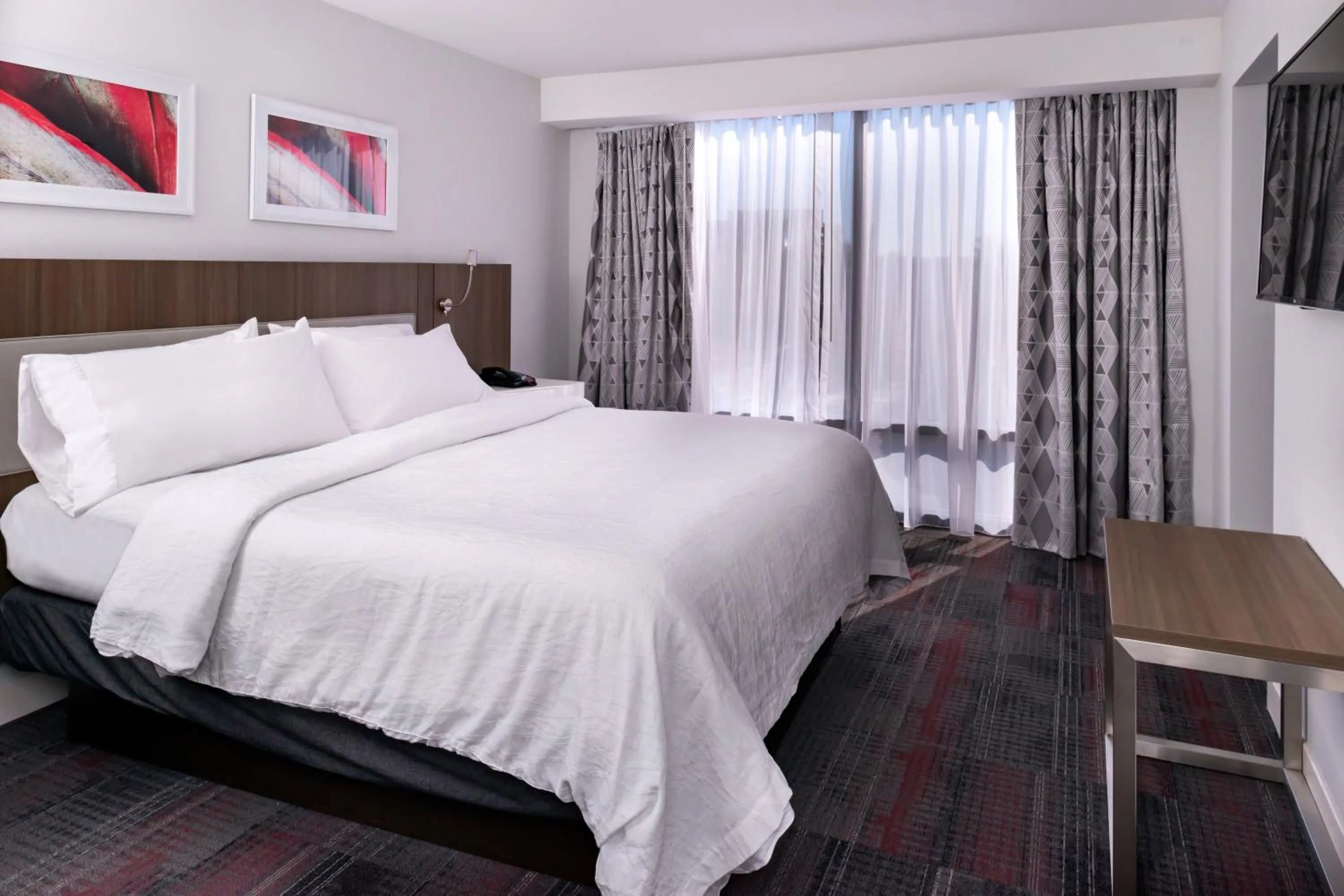 Bedroom, Bed in Hilton Garden Inn Columbia Downtown