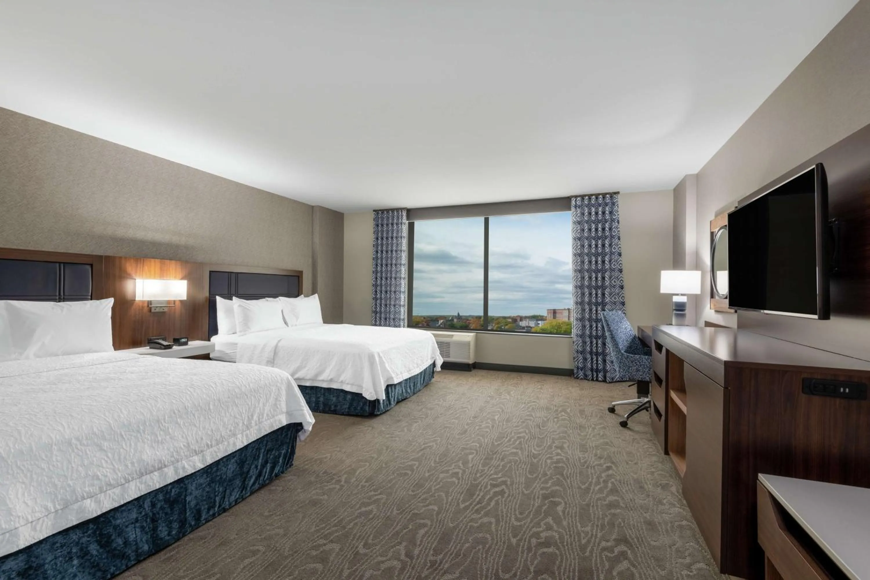 Bedroom, Bed in Hampton Inn & Suites Fort Wayne Downtown