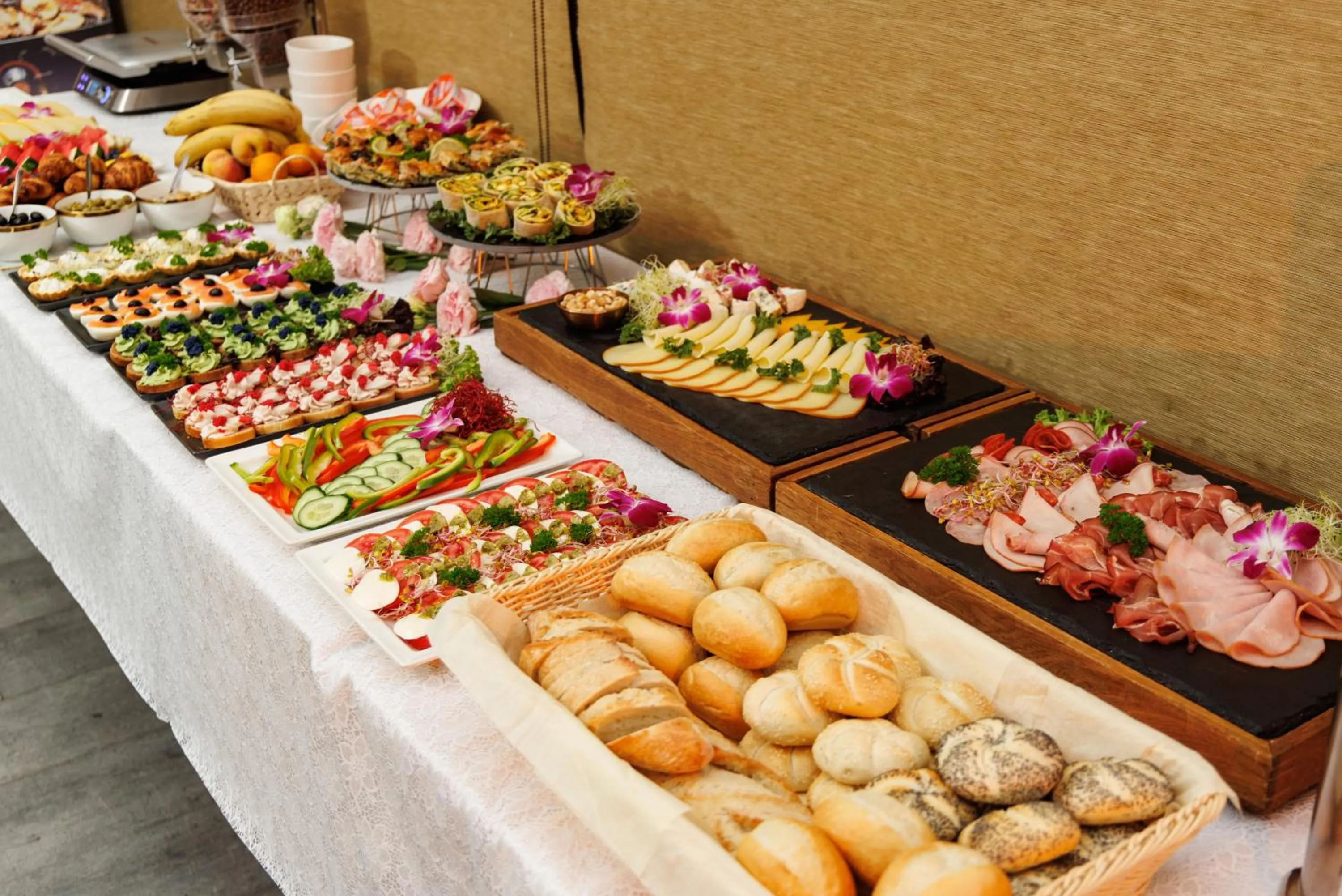 Buffet breakfast in Jakubowy Hotel