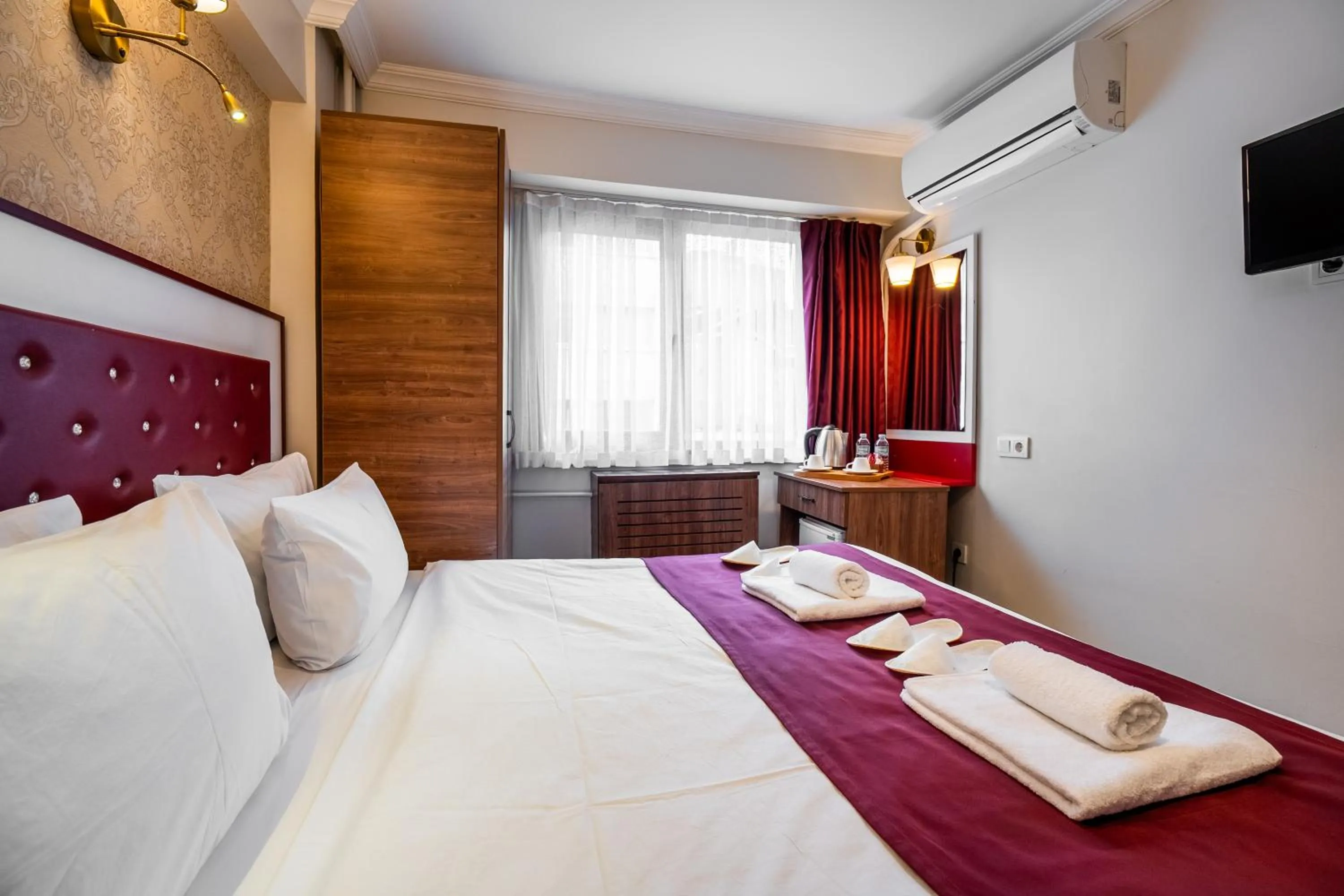 Bedroom, Bed in Cihangir Palace Hotel