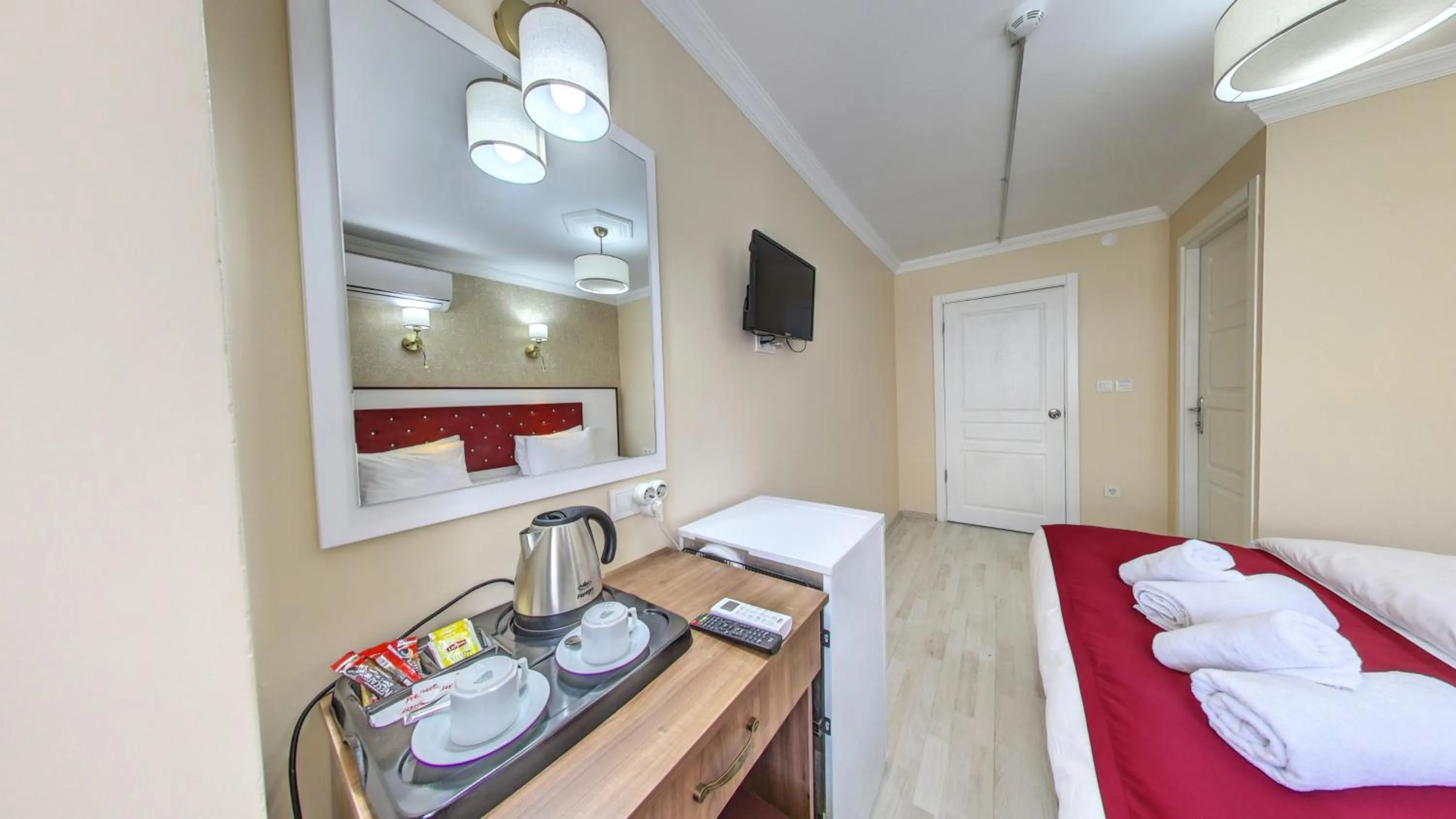 Coffee/tea facilities, Bed in Cihangir Palace Hotel