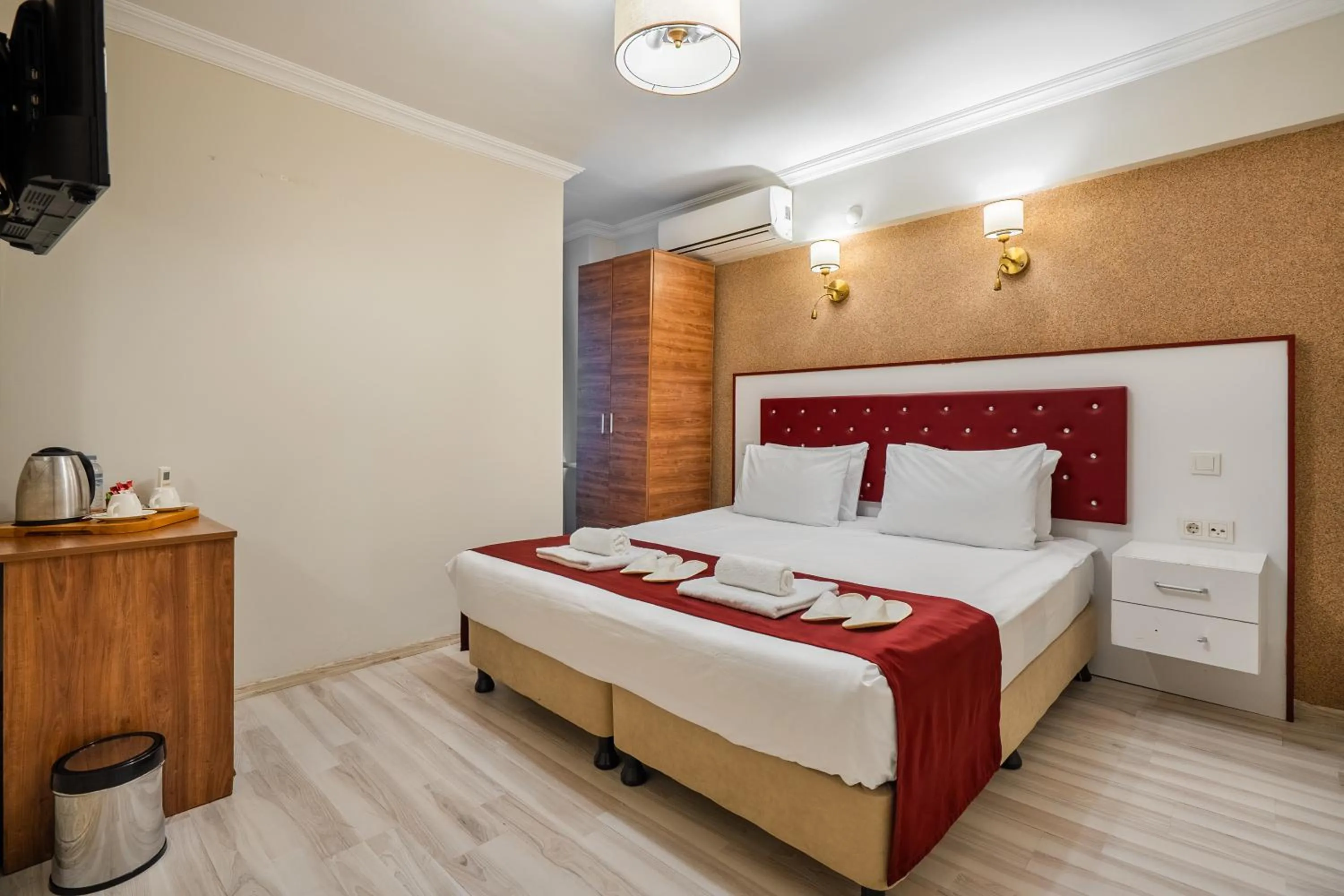 Bedroom, Bed in Cihangir Palace Hotel