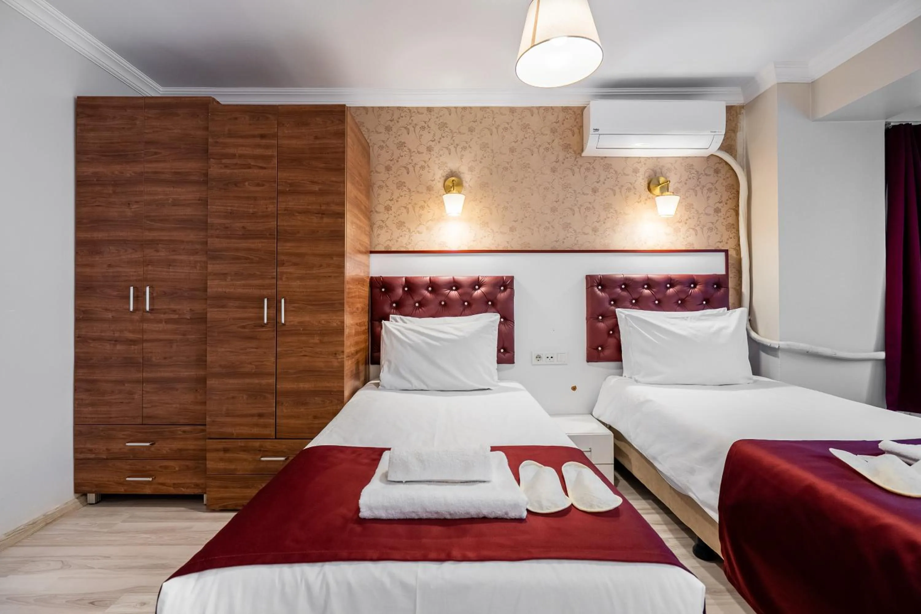 Bed in Cihangir Palace Hotel