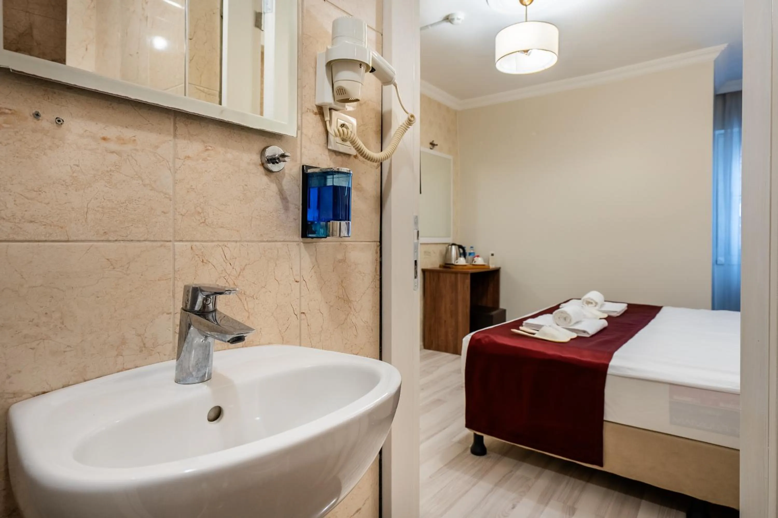 Bedroom, Bed in Cihangir Palace Hotel