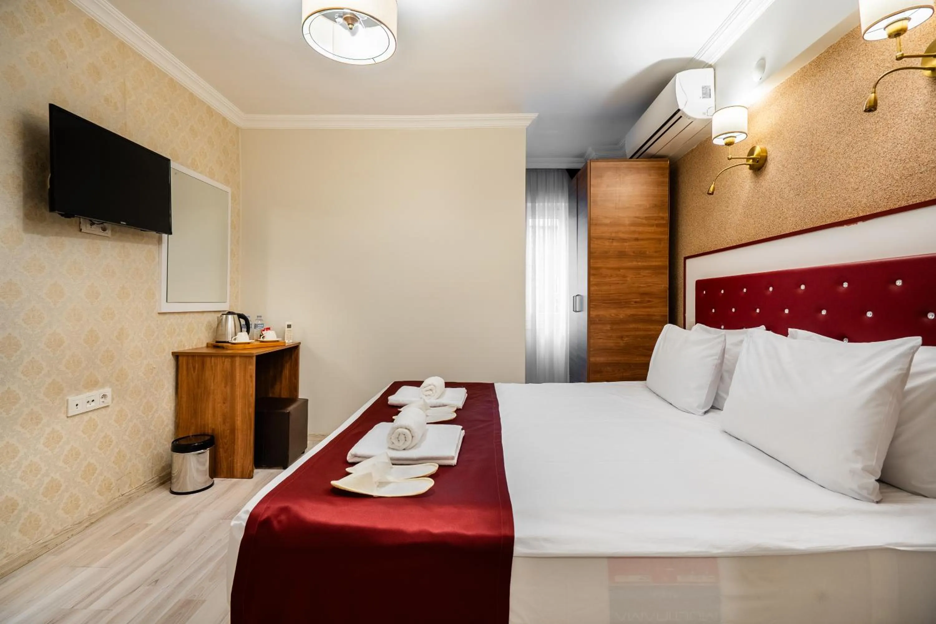 View (from property/room), Bed in Cihangir Palace Hotel