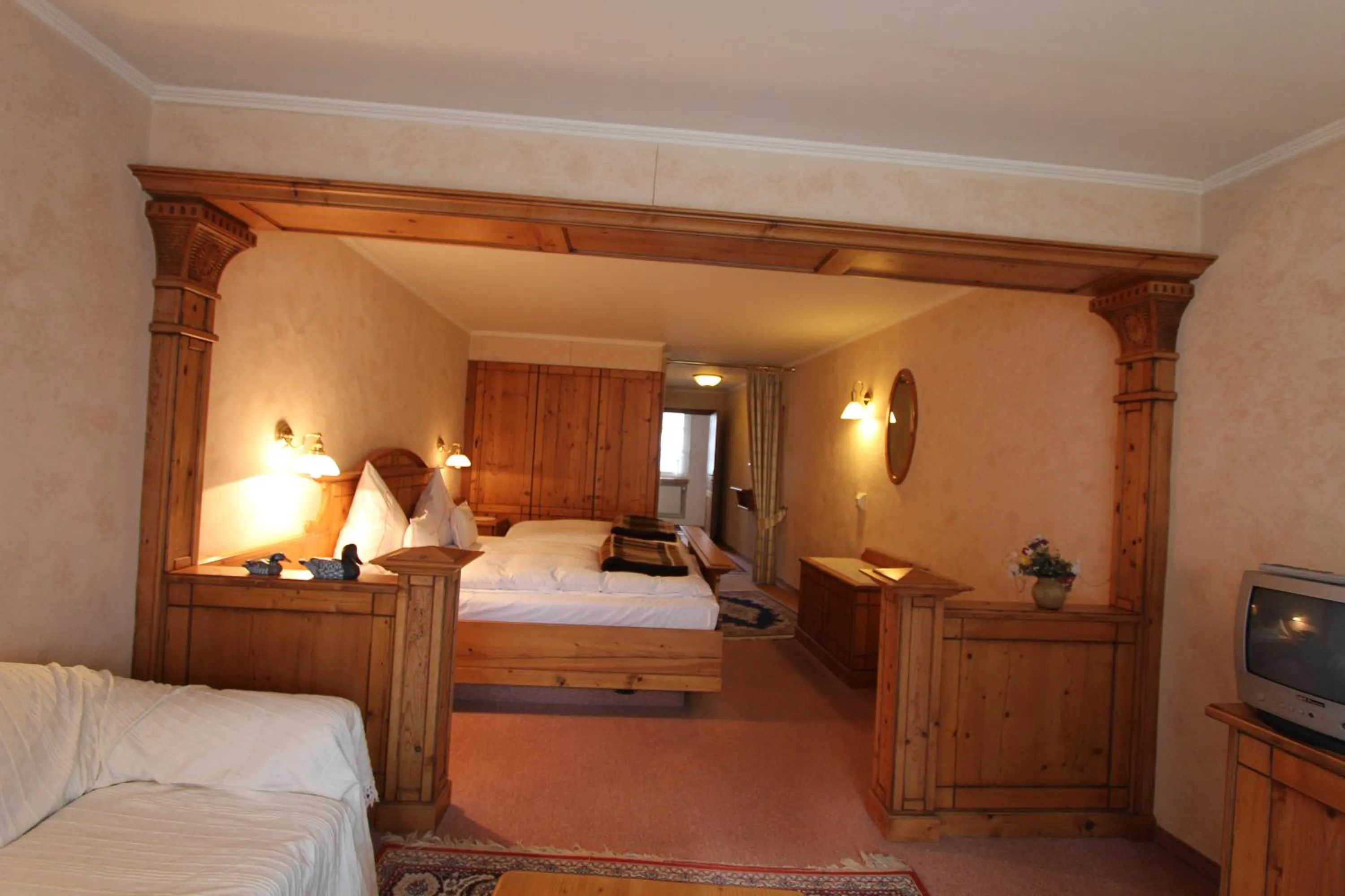 Photo of the whole room, Bed in Lahntalhotel Feudingen