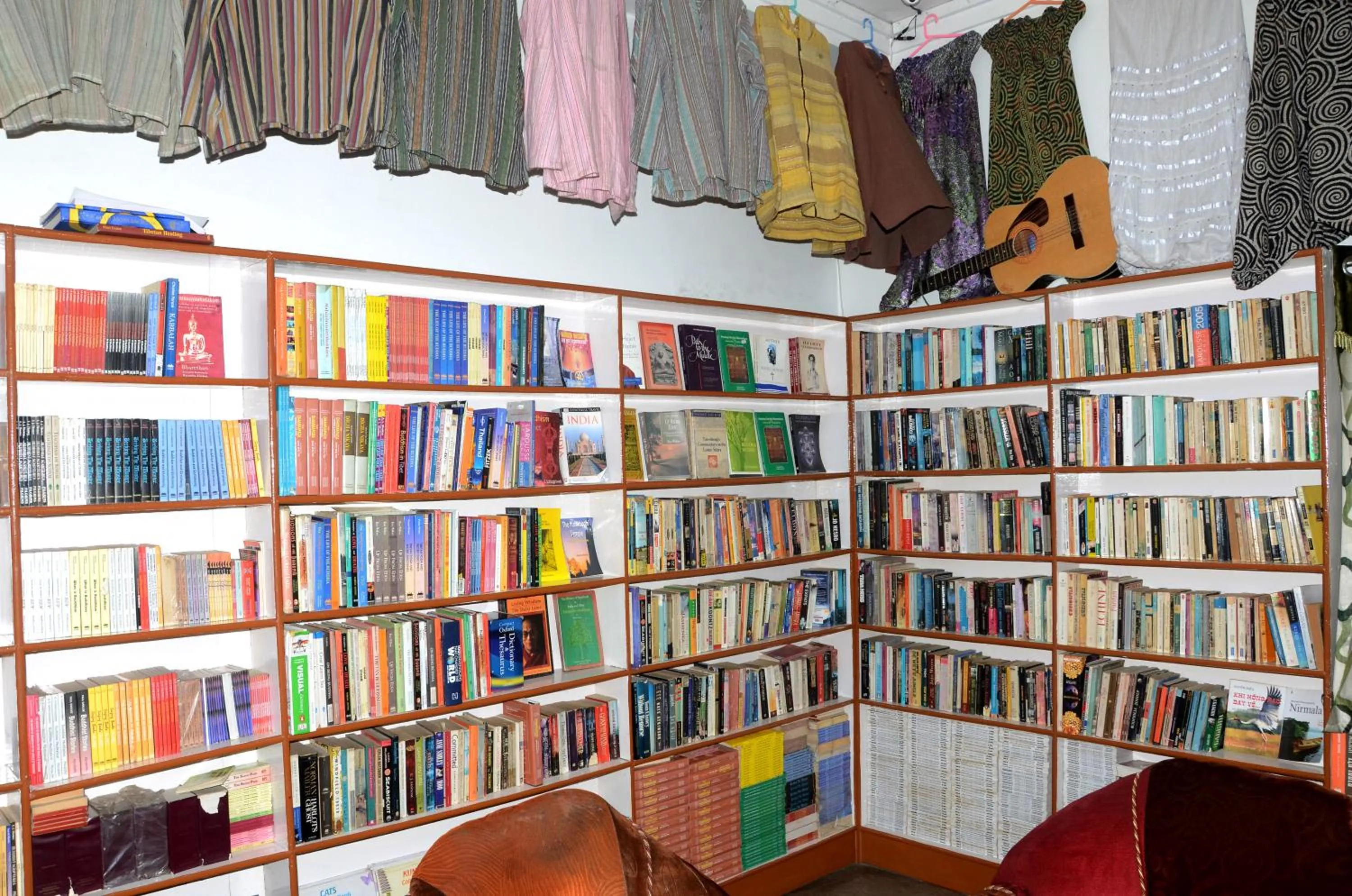 Library in Kundanbazar Guest House