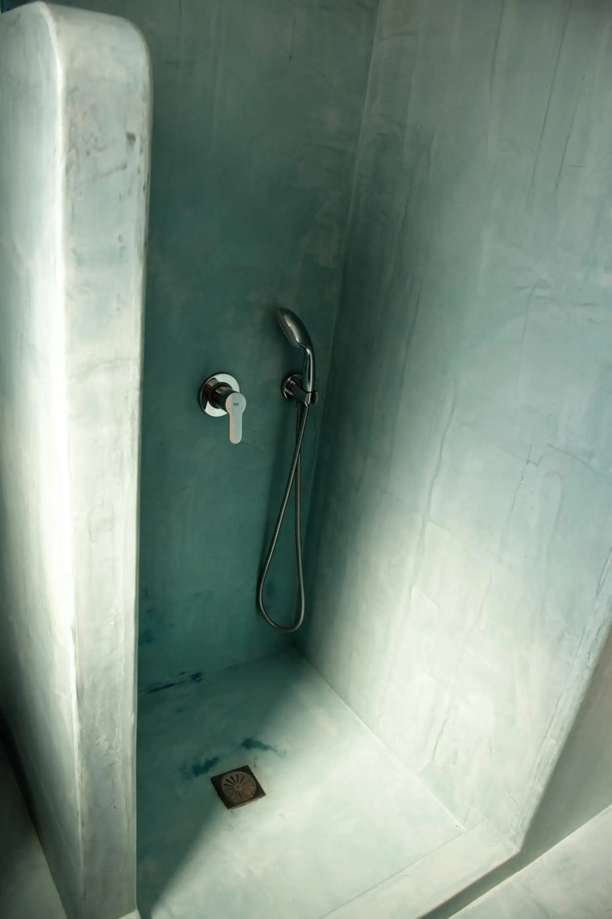 Shower in Bungalows Marina