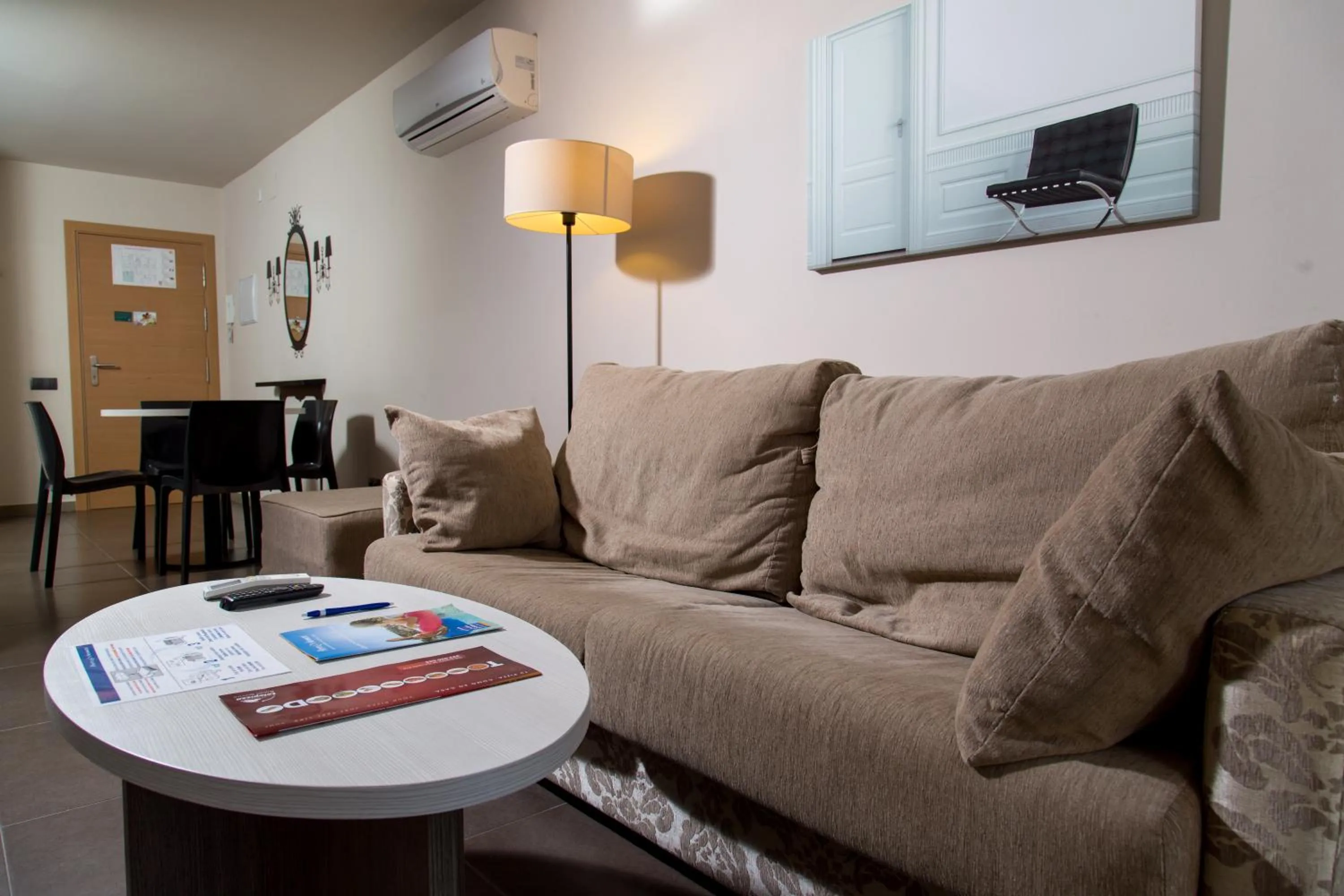 Communal lounge/ TV room in Pierre & Vacances Barcelona Sants