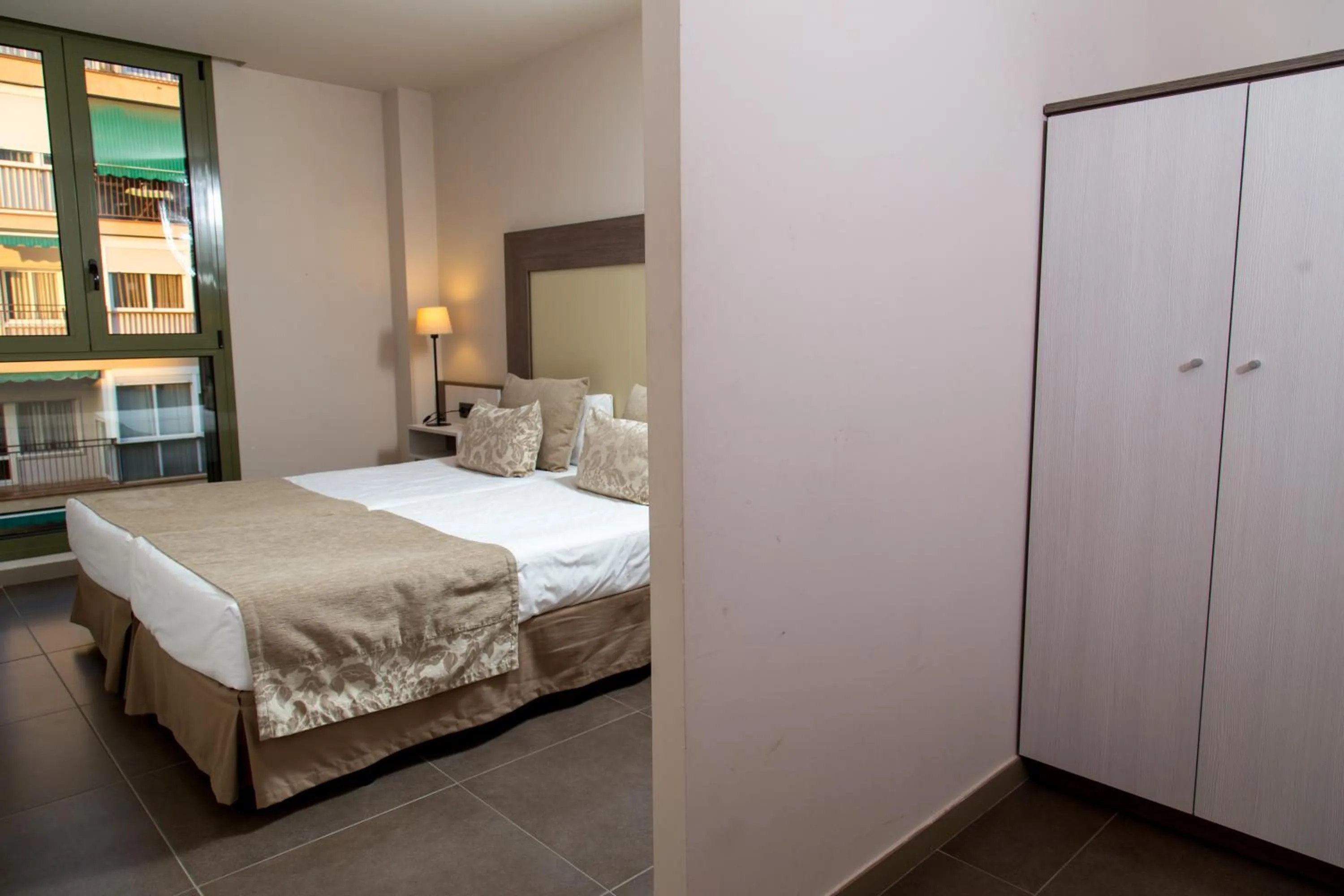 Photo of the whole room, Bed in Pierre & Vacances Barcelona Sants