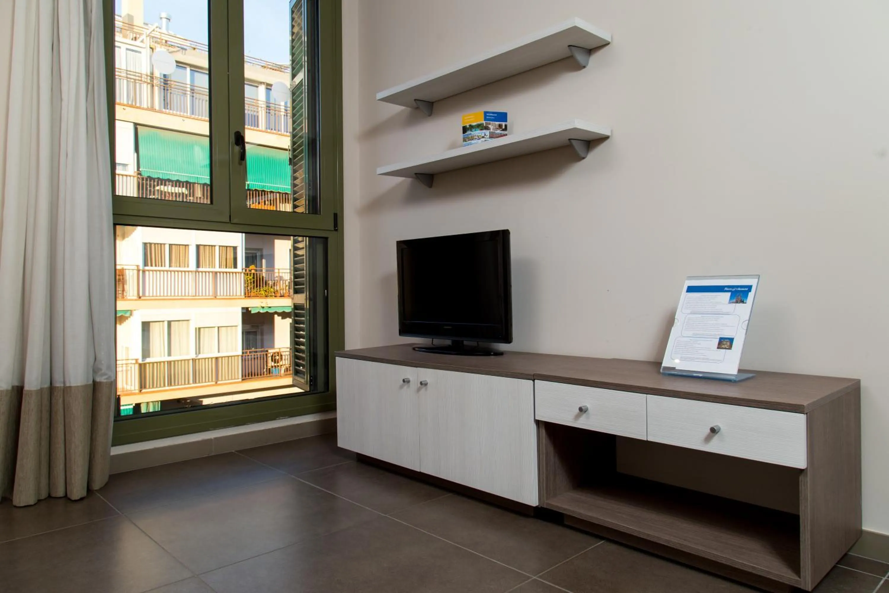 TV and multimedia in Pierre & Vacances Barcelona Sants