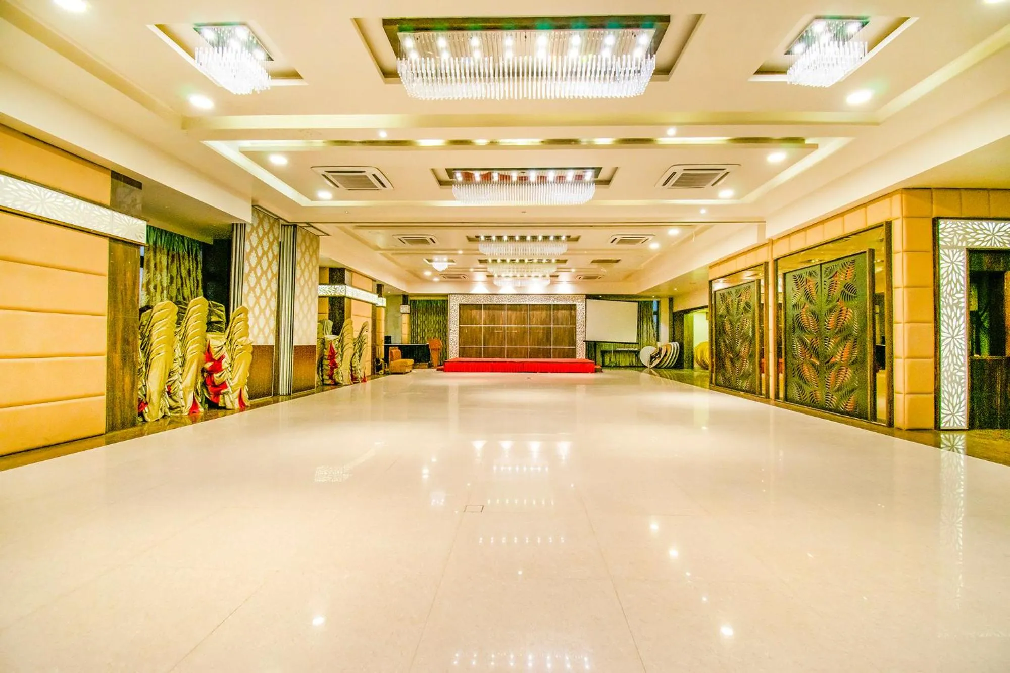 Banquet/Function facilities in Hotel Sadanand Regency - A Regal Stay for the Modern Professional