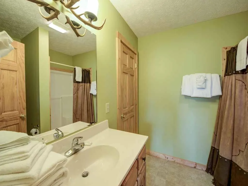 Bathroom in Highpoint Escape
