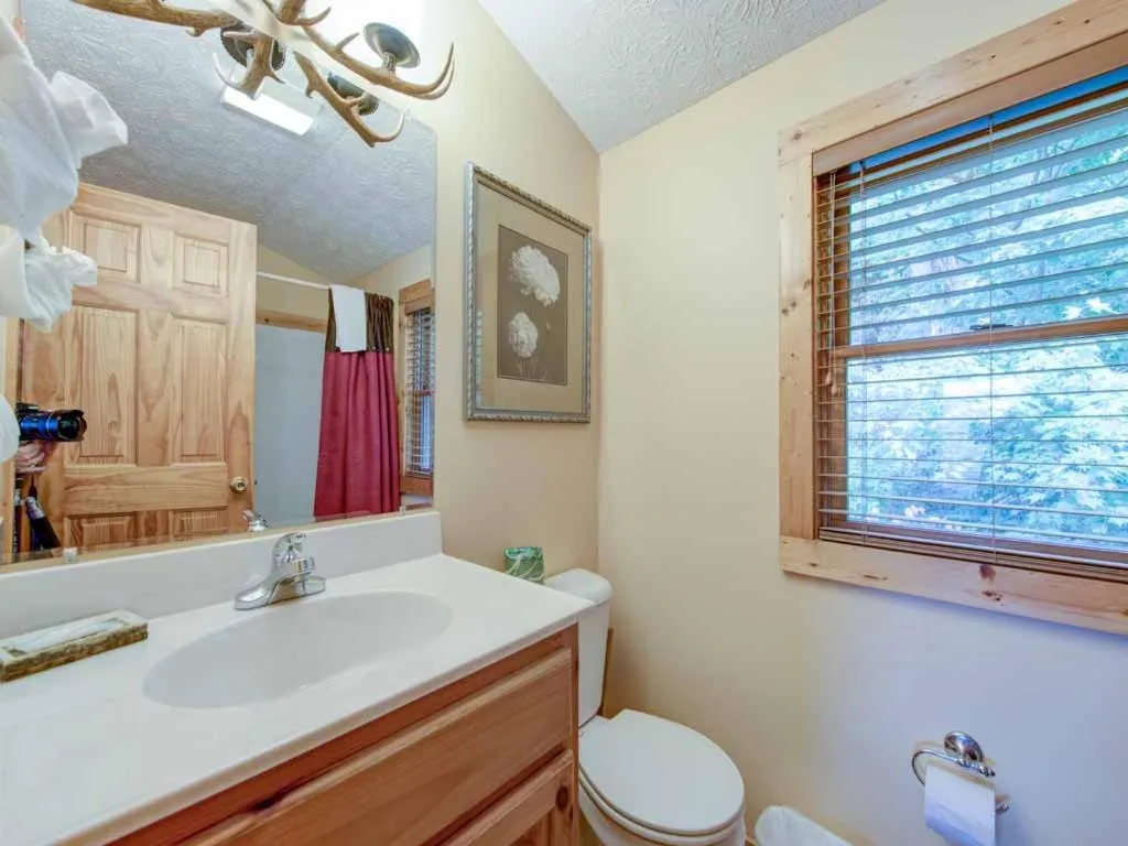 Bathroom in Highpoint Escape
