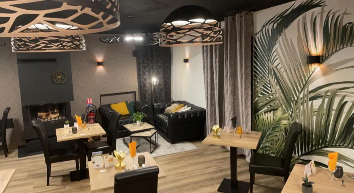 Restaurant/places to eat in Logis hôtel Aux Berges de l'Aveyron