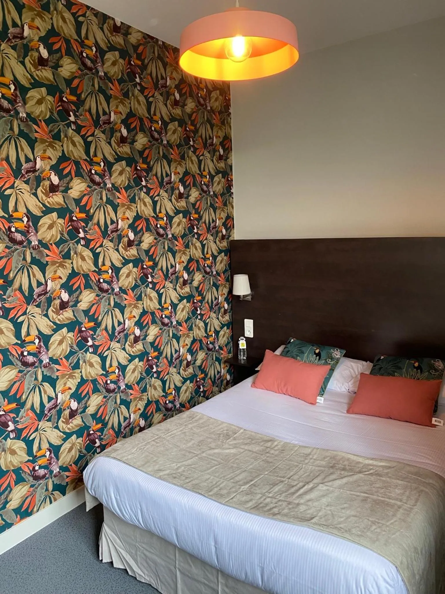 Bedroom, Bed in Logis hôtel Aux Berges de l'Aveyron