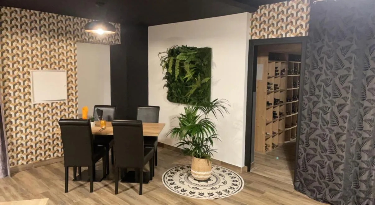 Living room in Logis hôtel Aux Berges de l'Aveyron