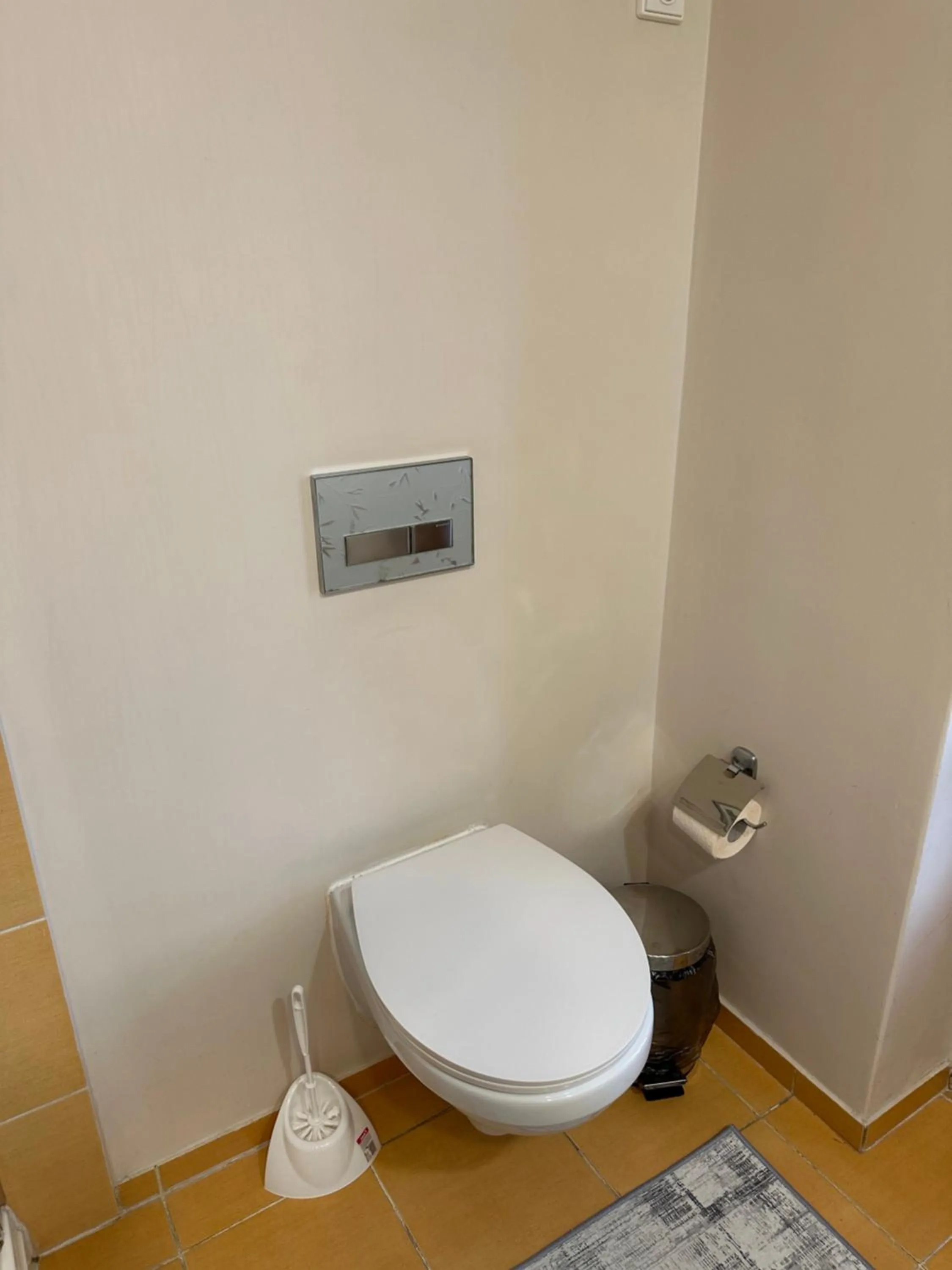 Apartamentai šalia baseino