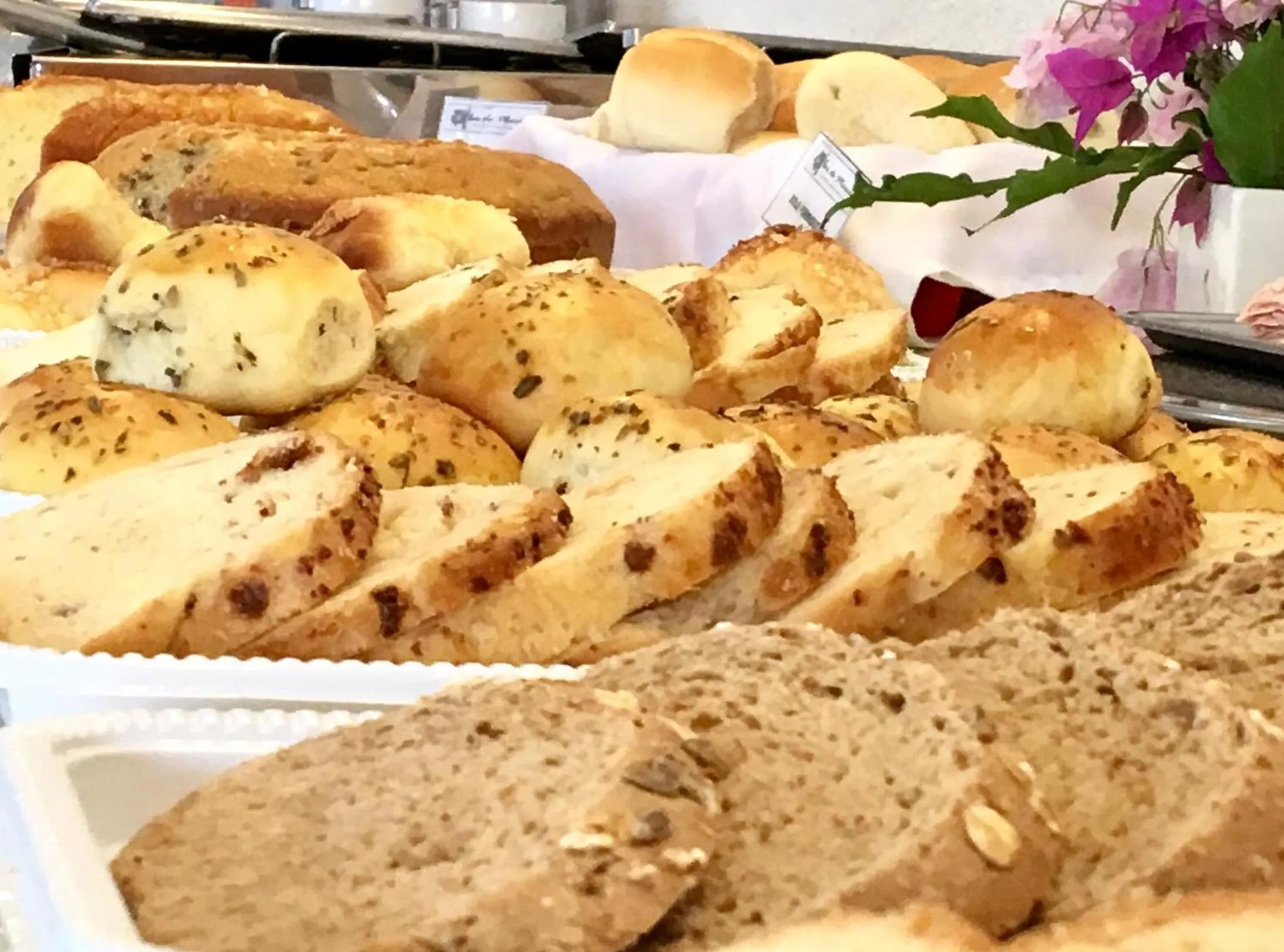 Buffet breakfast in Pousada Flor de Maraca