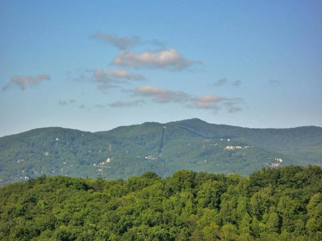 Property building in Eagles Point Lodge