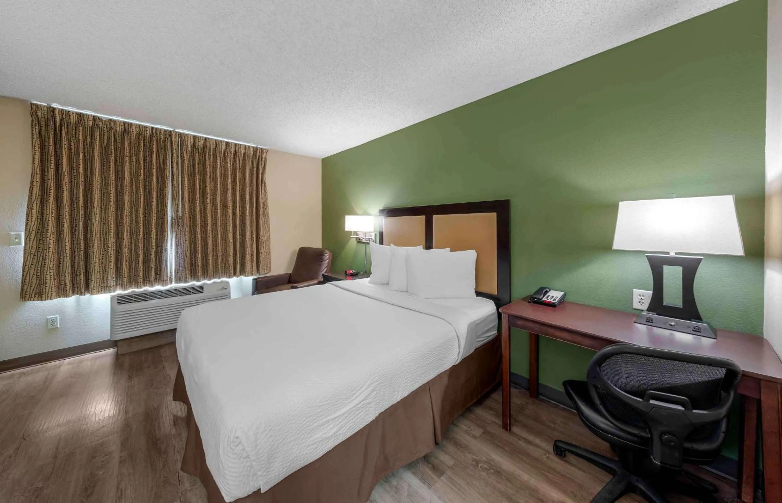 Bedroom in Extended Suites - Orange County - Anaheim Hills