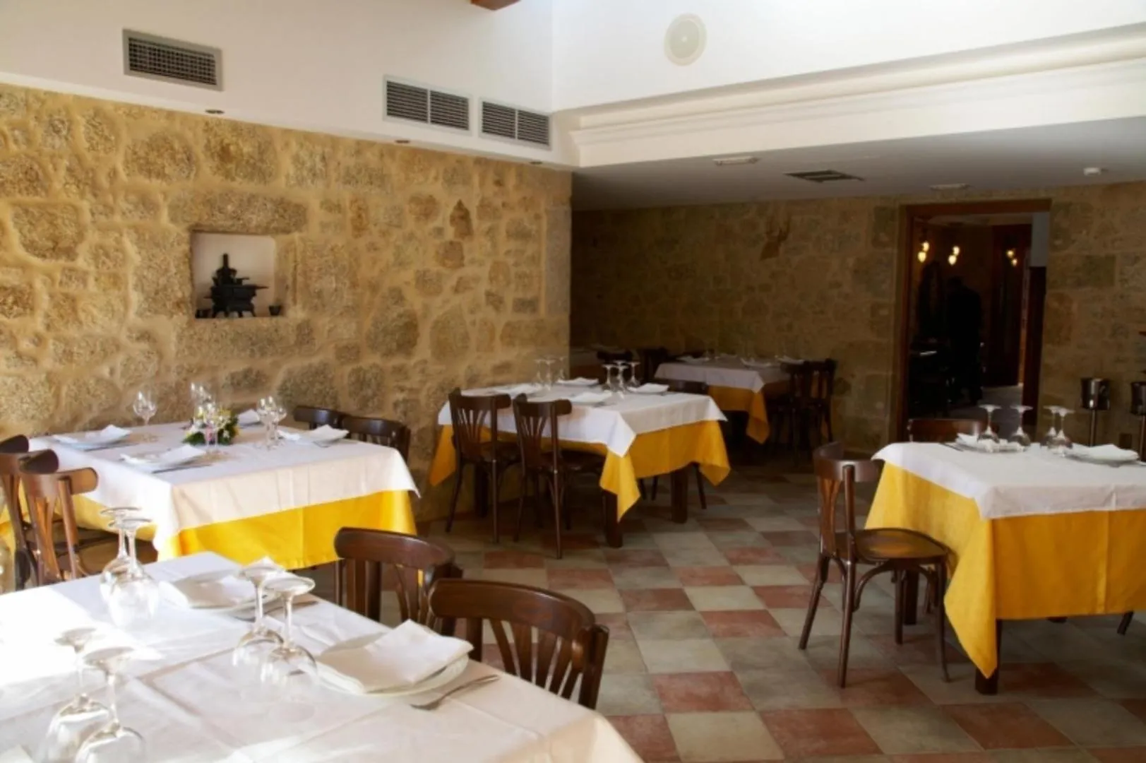 Restaurant/places to eat in Hotel Vila do Val