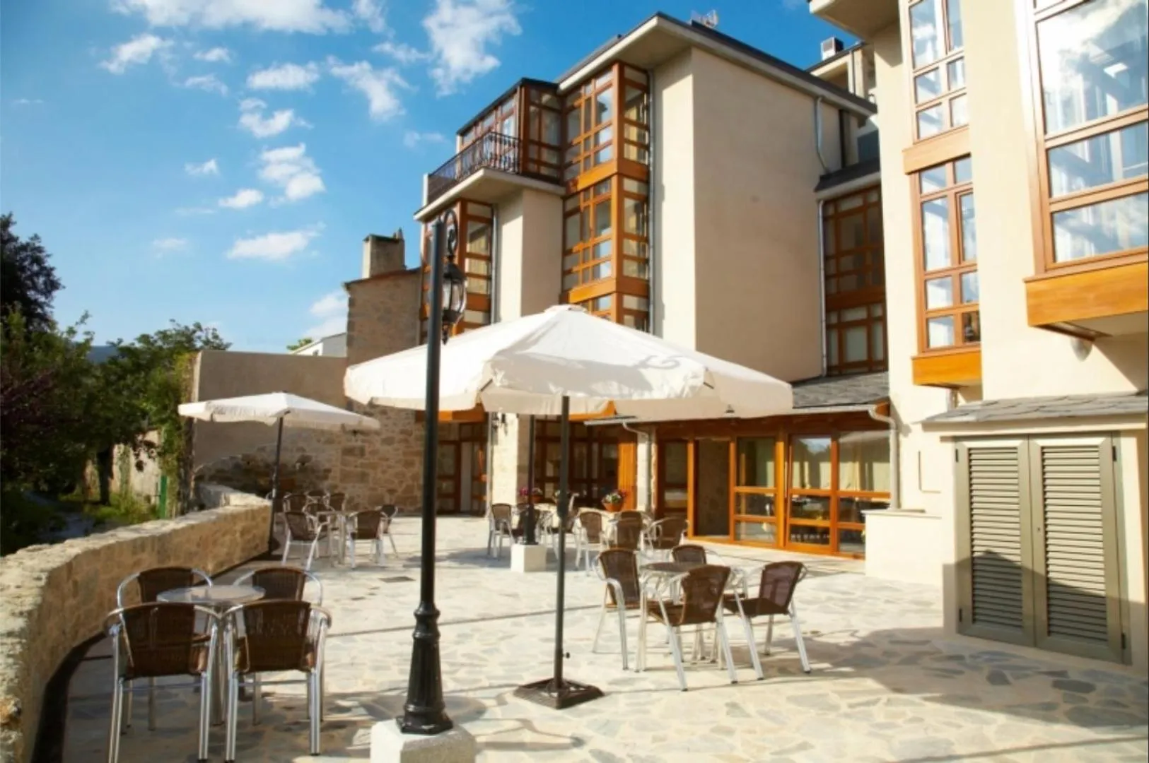 Property building in Hotel Vila do Val