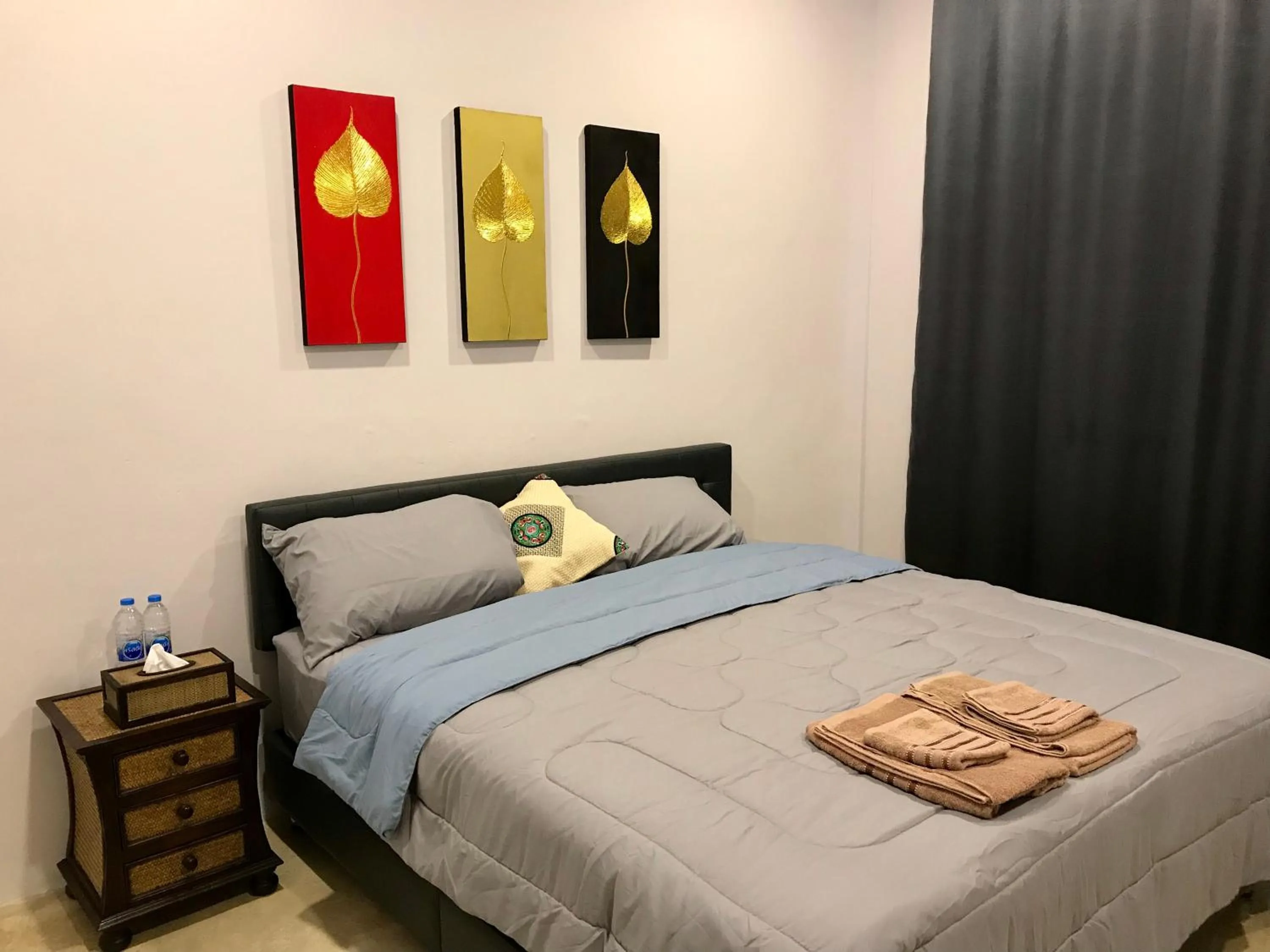 Photo of the whole room, Bed in Aly’s house