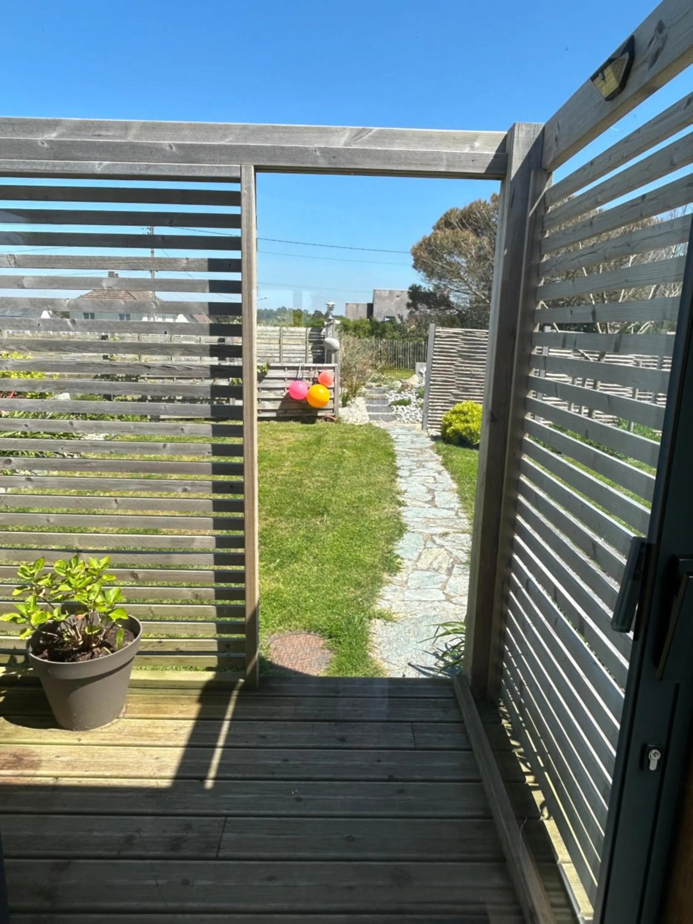 Garden view in "La Cabine" atypique, vue mer à la VILLA PLEIN VENT