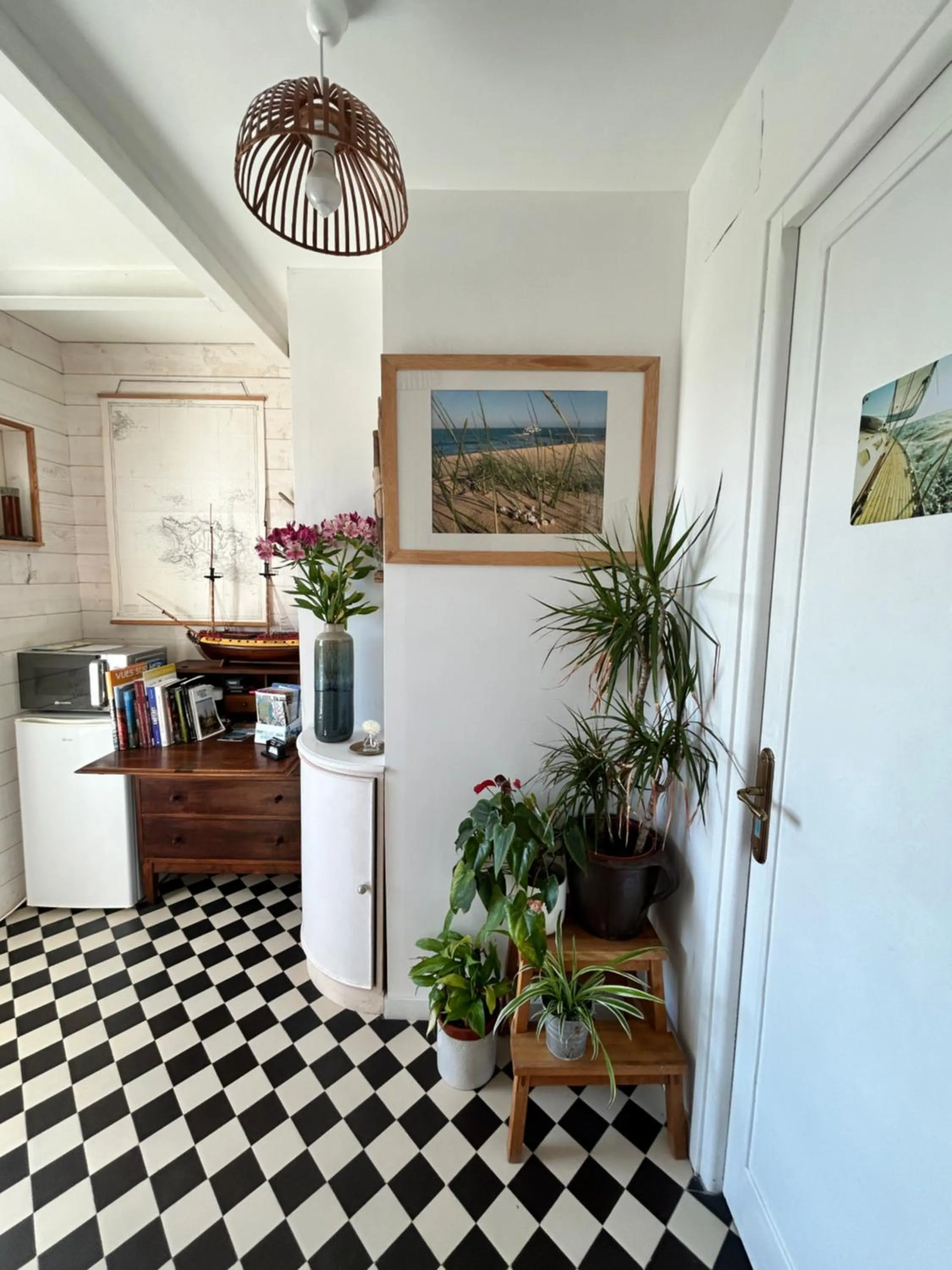 Facade/entrance in "La Cabine" atypique, vue mer à la VILLA PLEIN VENT