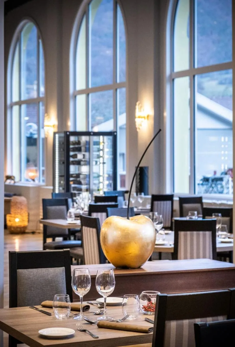 Restaurant/places to eat in Residence RADIANA