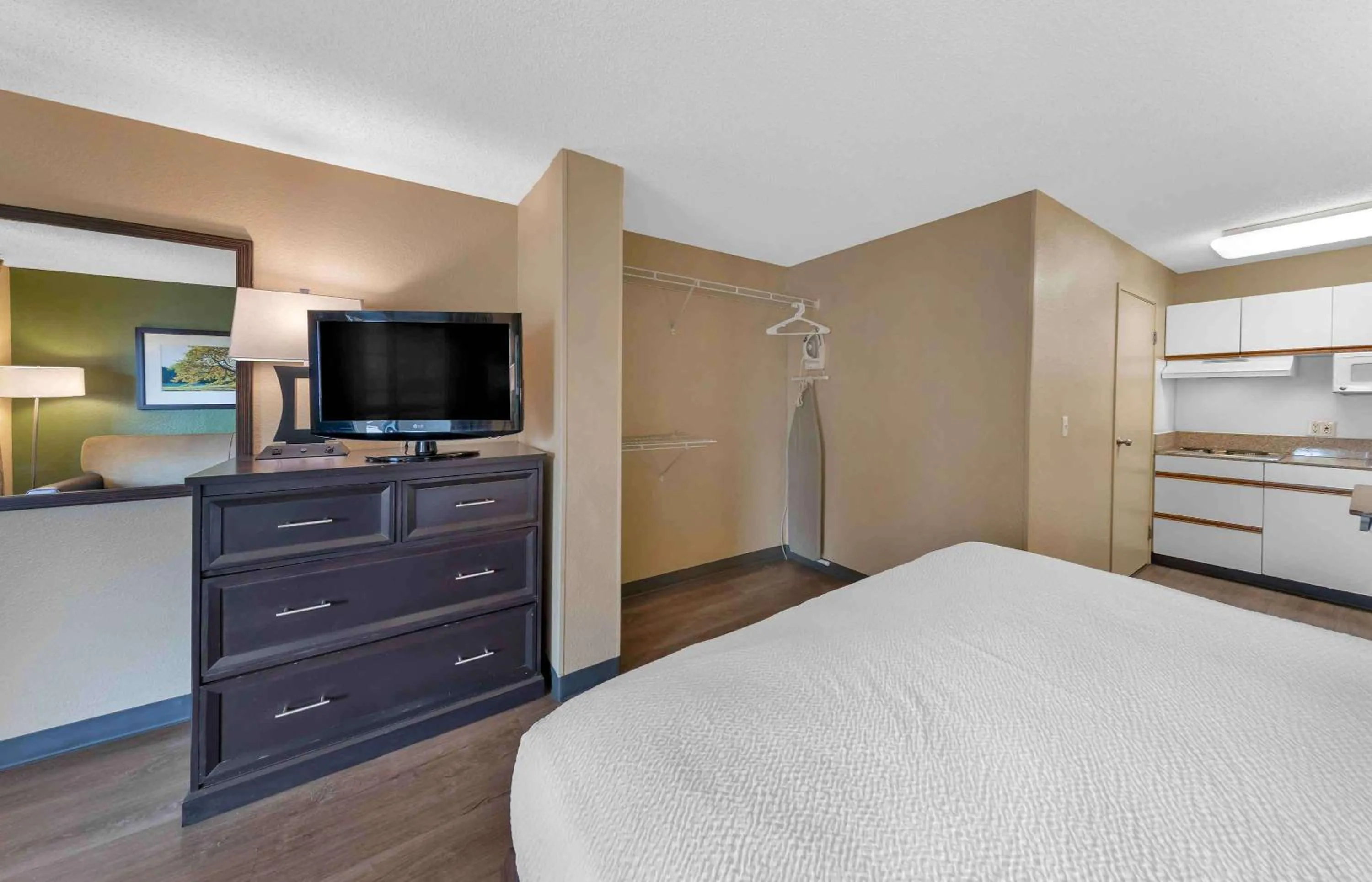 Bedroom in Extended Suites - Orange County - Brea