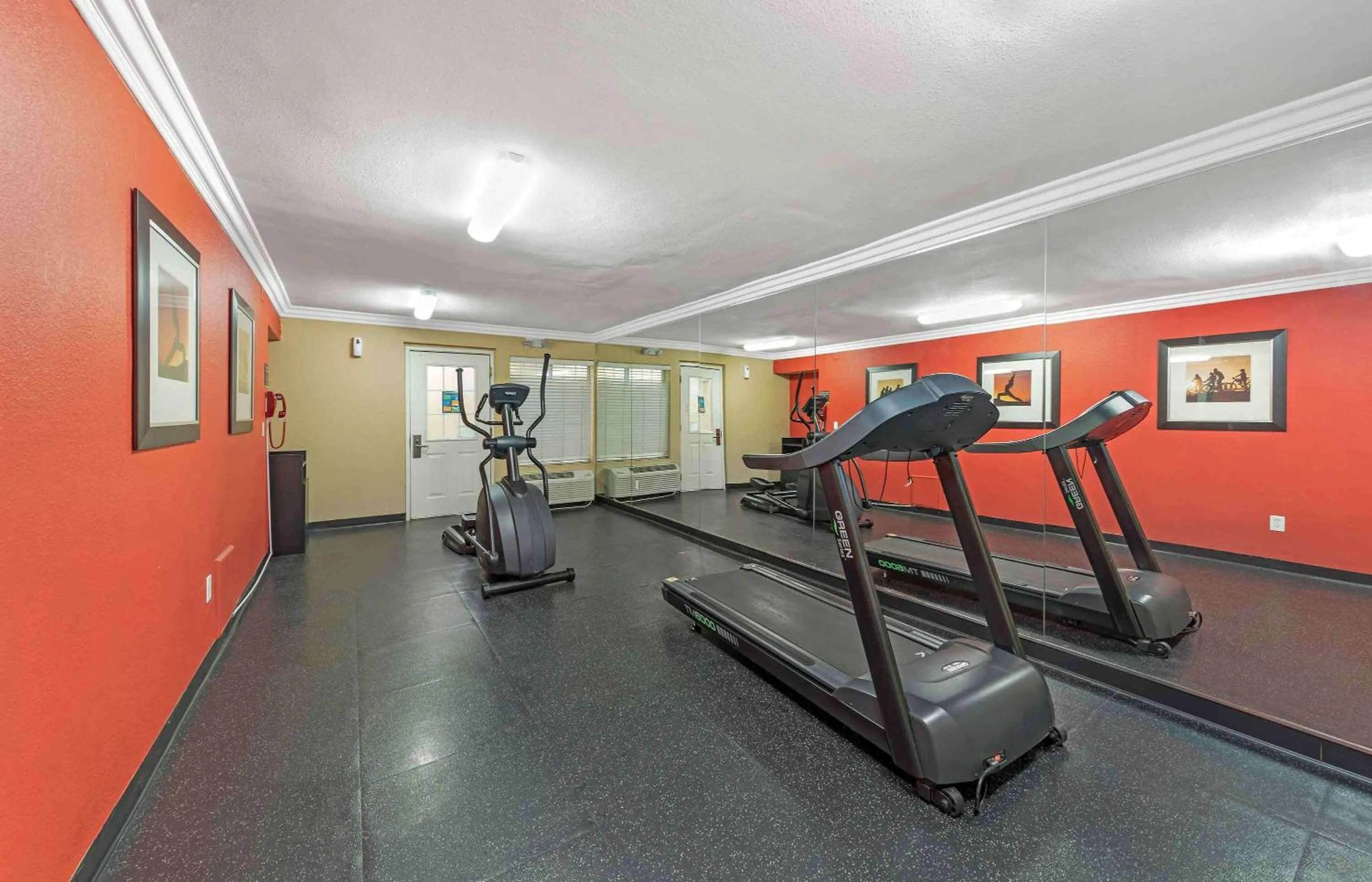 Fitness centre/facilities in Extended Suites - Orange County - Brea